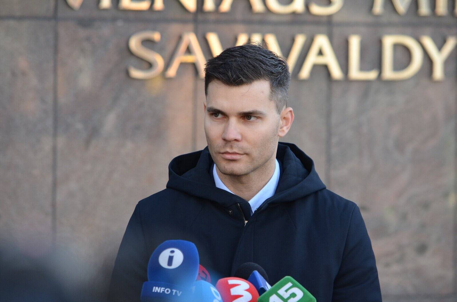 Пенсионные фонды эстонских банков снизили стоимость инфраструктурного фонда BaltCap на 20%, так как литовский партнер украл из фонда деньги и теперь находится под уголовным следствием.