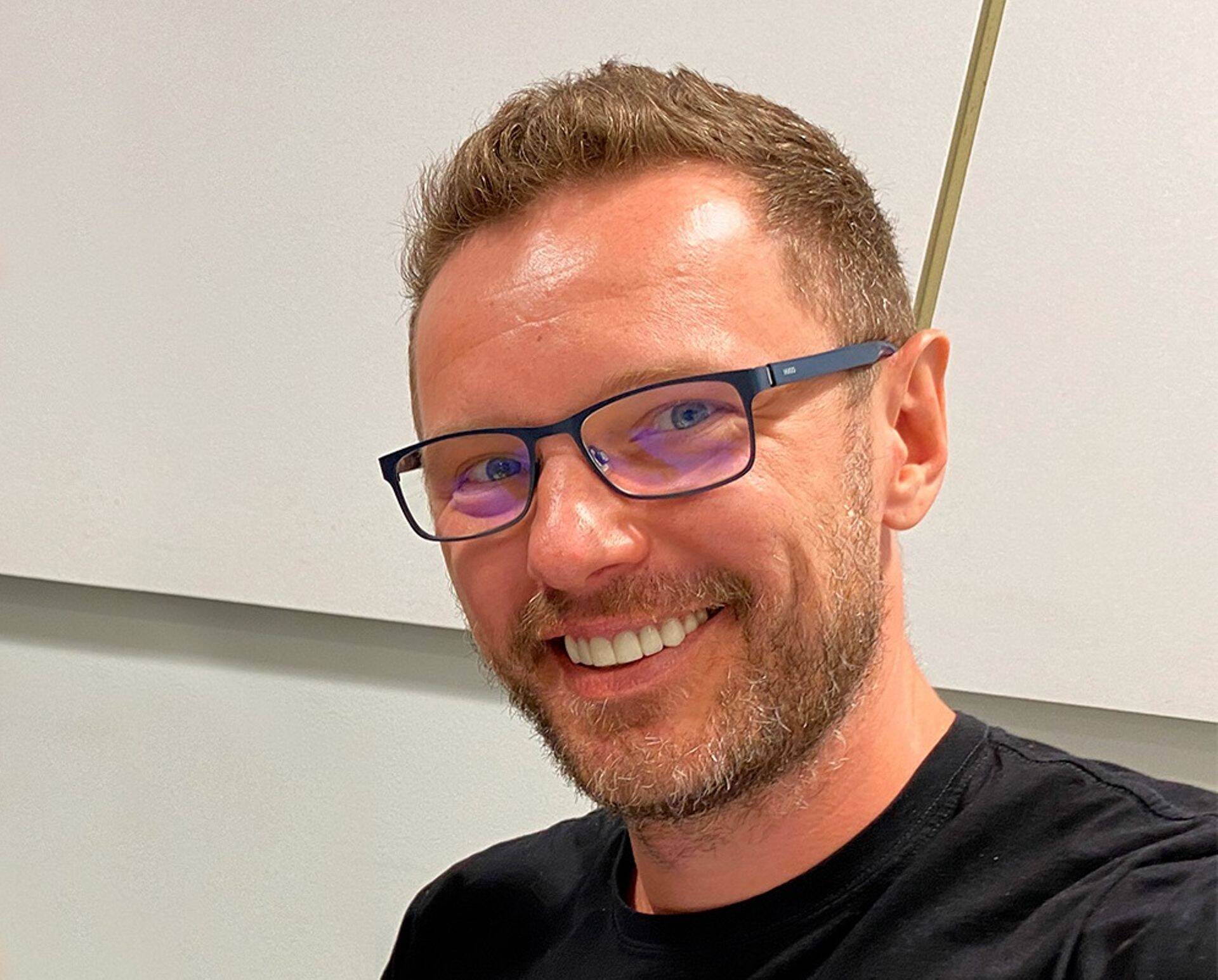 Mul tekkis seda raamatut lugedes soov teha täiesti uus firma, mis iganes valdkonnas, järgides samm-sammult kirjeldatud süsteemi, ütleb Goal Marketing OÜ loovjuht Marko Saue.