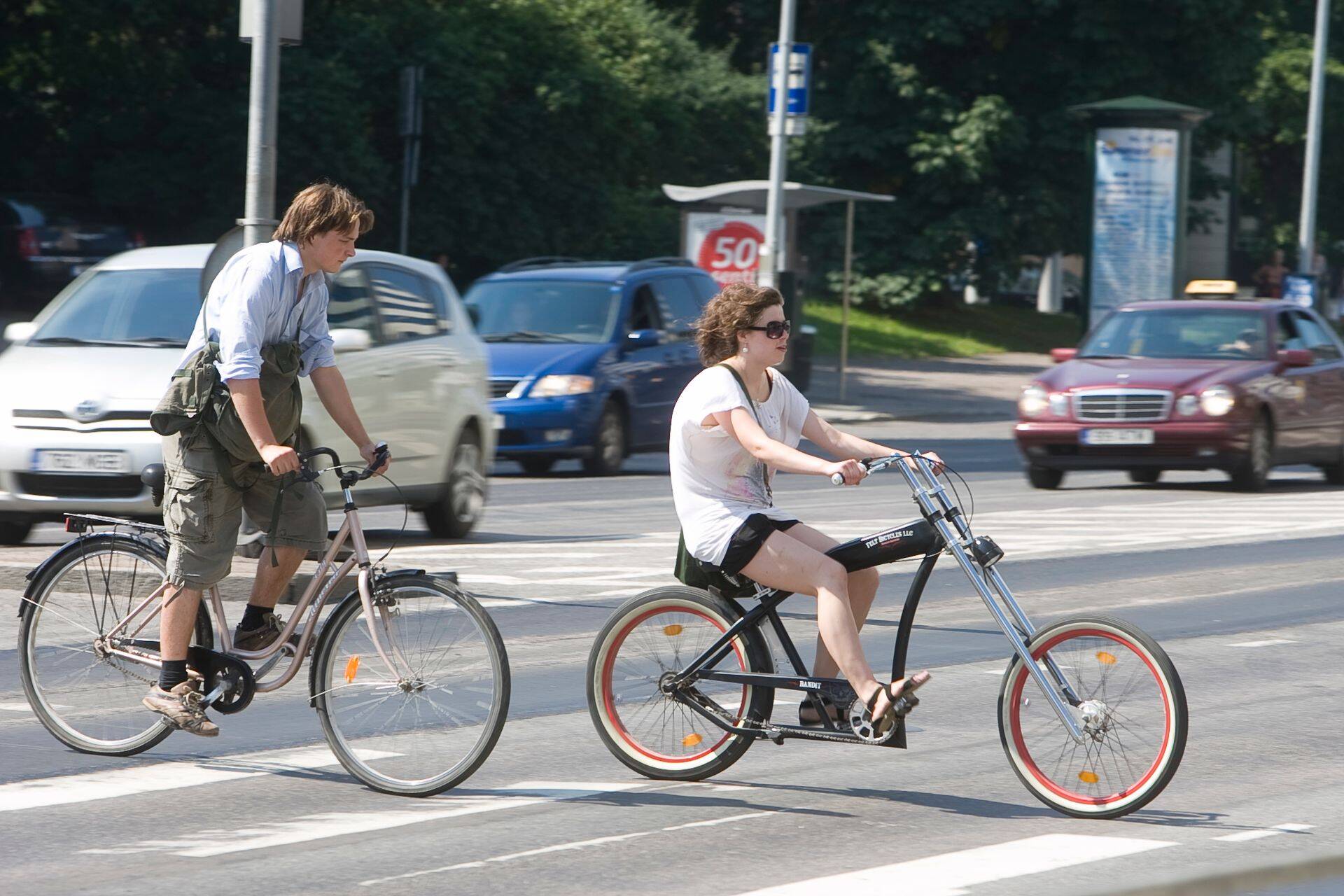 Lõpuks on käes soojad ilmad, mistap on ka tuhanded jalgrattad talveunest üles aetud. Rivo Sarapik tegi sel puhul Äripäeva raadios juttu Eesti elektrirataste tootjast Ampler Bikesist ning räägib hommikul investor Madis Müüriga ühest konkreetsest investeeringust.