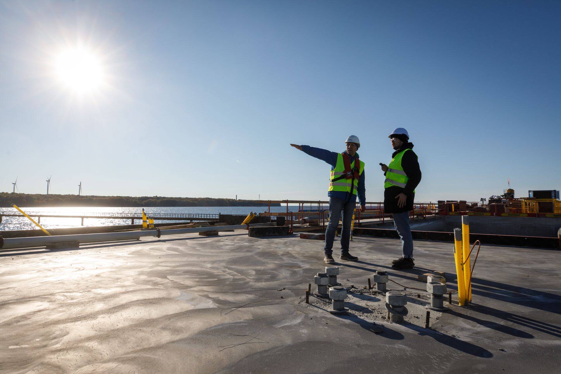 Alexela ja Infortar alustasid mais Pakri poolsaare idakaldal uue sadamakoha ja LNG-tankerite haalamiskai rajamist.