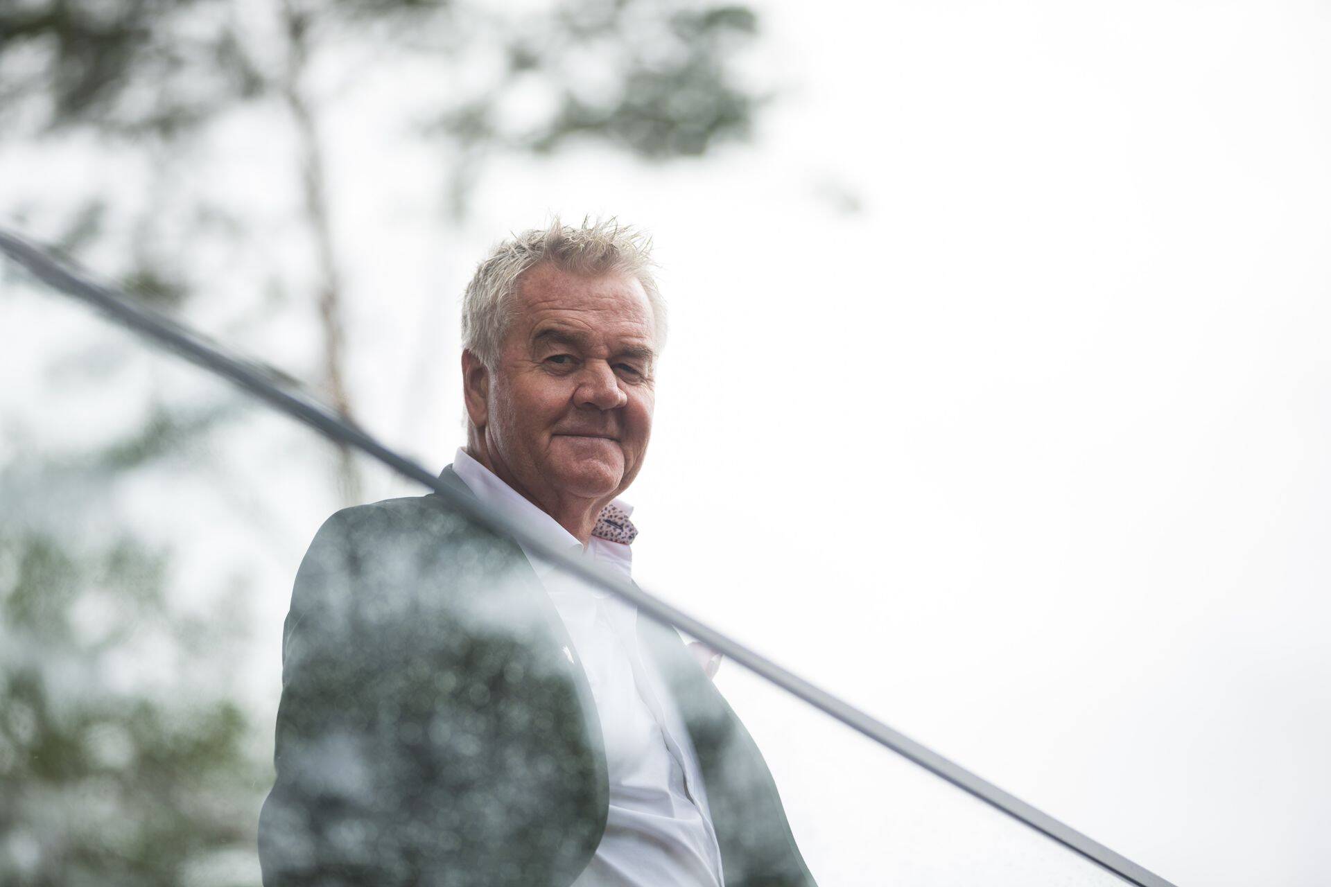 Ettevõtja Peter Hunt enda rajatud golfiväljakul.
