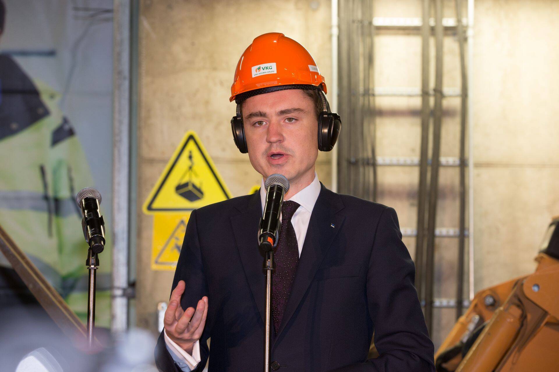 Peaminister Taavi Rõivas mullu VKG uue tehase avamisel.