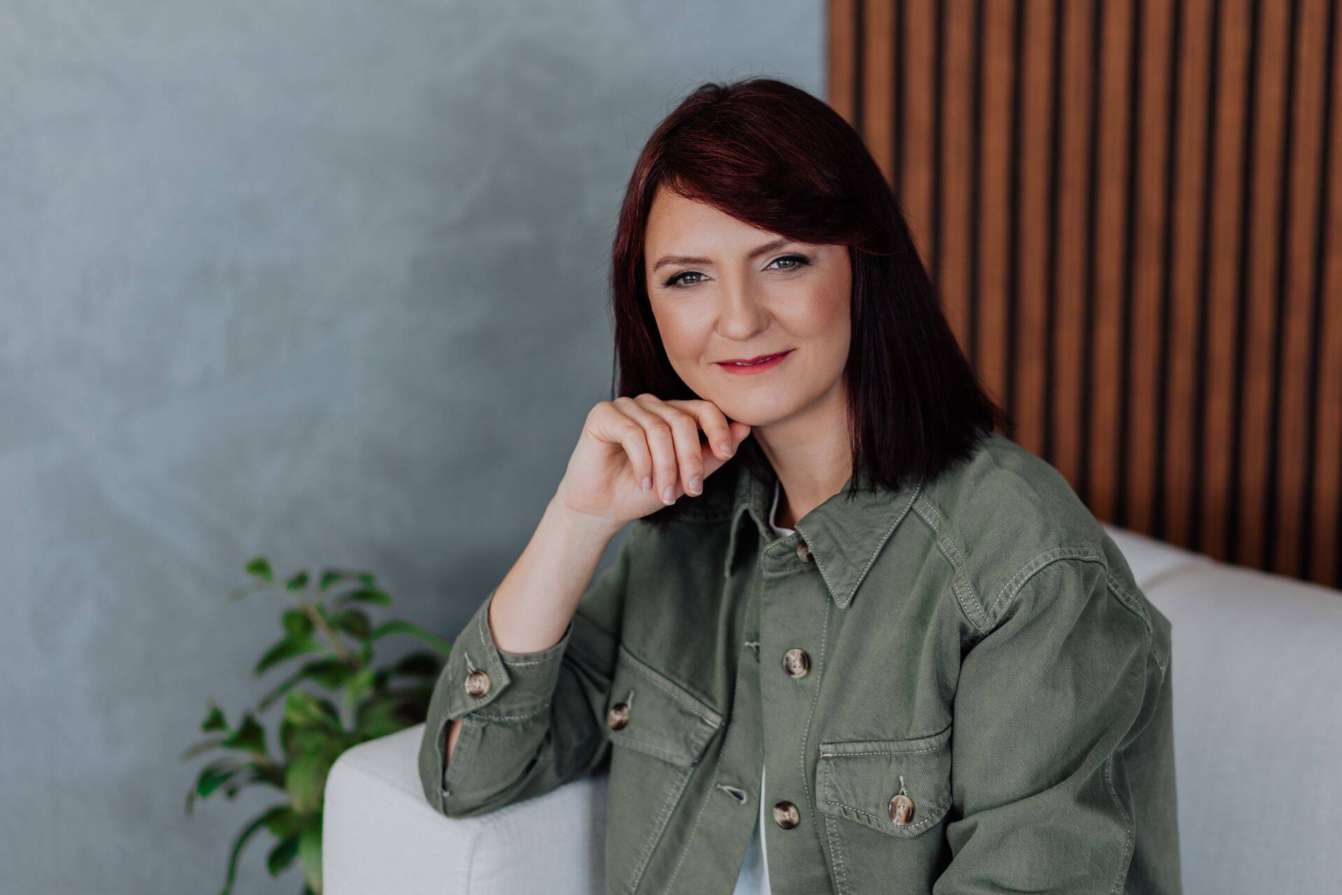 Coach Triin Põldme-Uibo (MA OLEN.) teab, et kui oleme õppinud kahetsusega teadlikult toime tulema, on see midagi, mis meid ohjab ning teel olles hoopis toetab. Foto: Marilyn Sipelgas