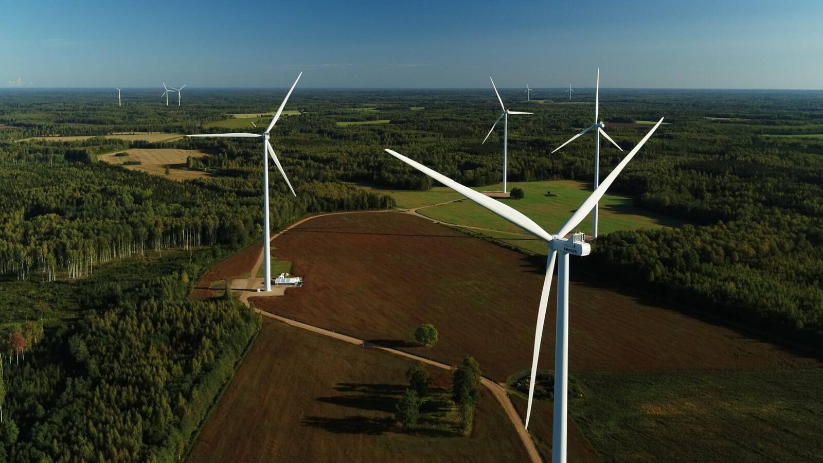 Utilitase Saarde tuulepark.