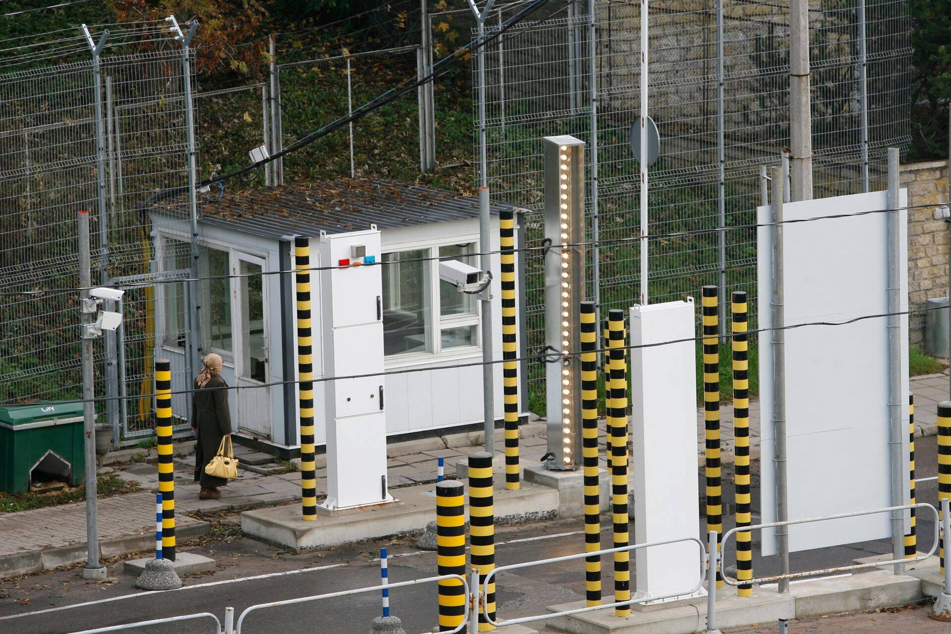 Eesti-Vene piiripunkt Narvas enne renoveerimist.