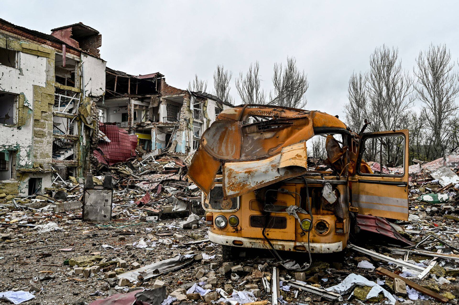 Военные разрушения в городе Орехове, Запорожская область Украины