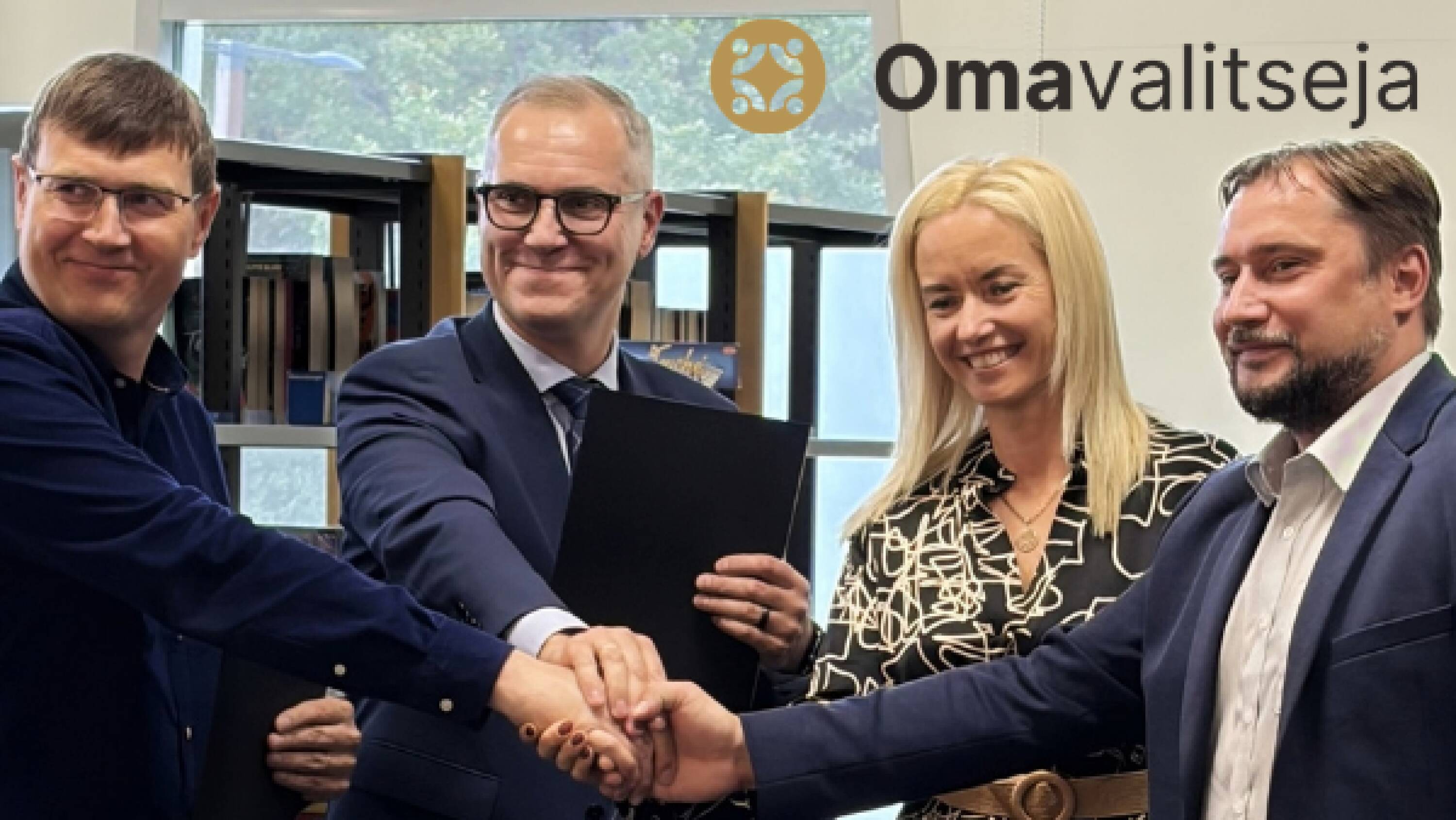 Fotol vasakult Jõelähtme vallavanem Andrus Umboja, Kiili vallavanem Marek Vainola, Rae vallavanem Gerli Lehe, Kose vallavanem Ott Valdma. Foto on tehtud esimesel omavalitsuste ülese kriisikoostöövõrgustiku lepingu allkirjastamisel Rae vallavalitsuses. Foto: Rae vallavalitsus