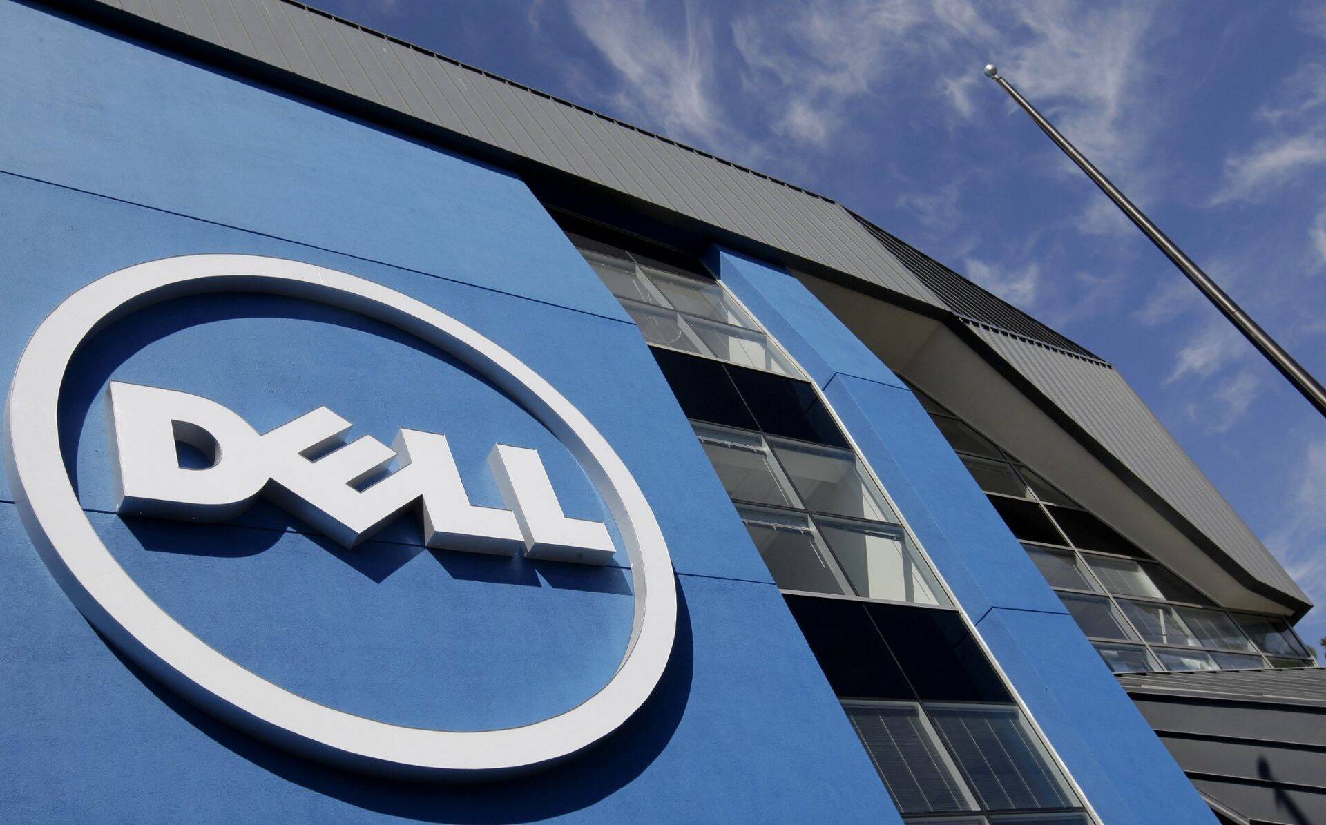 Dell снова станет публичной компанией