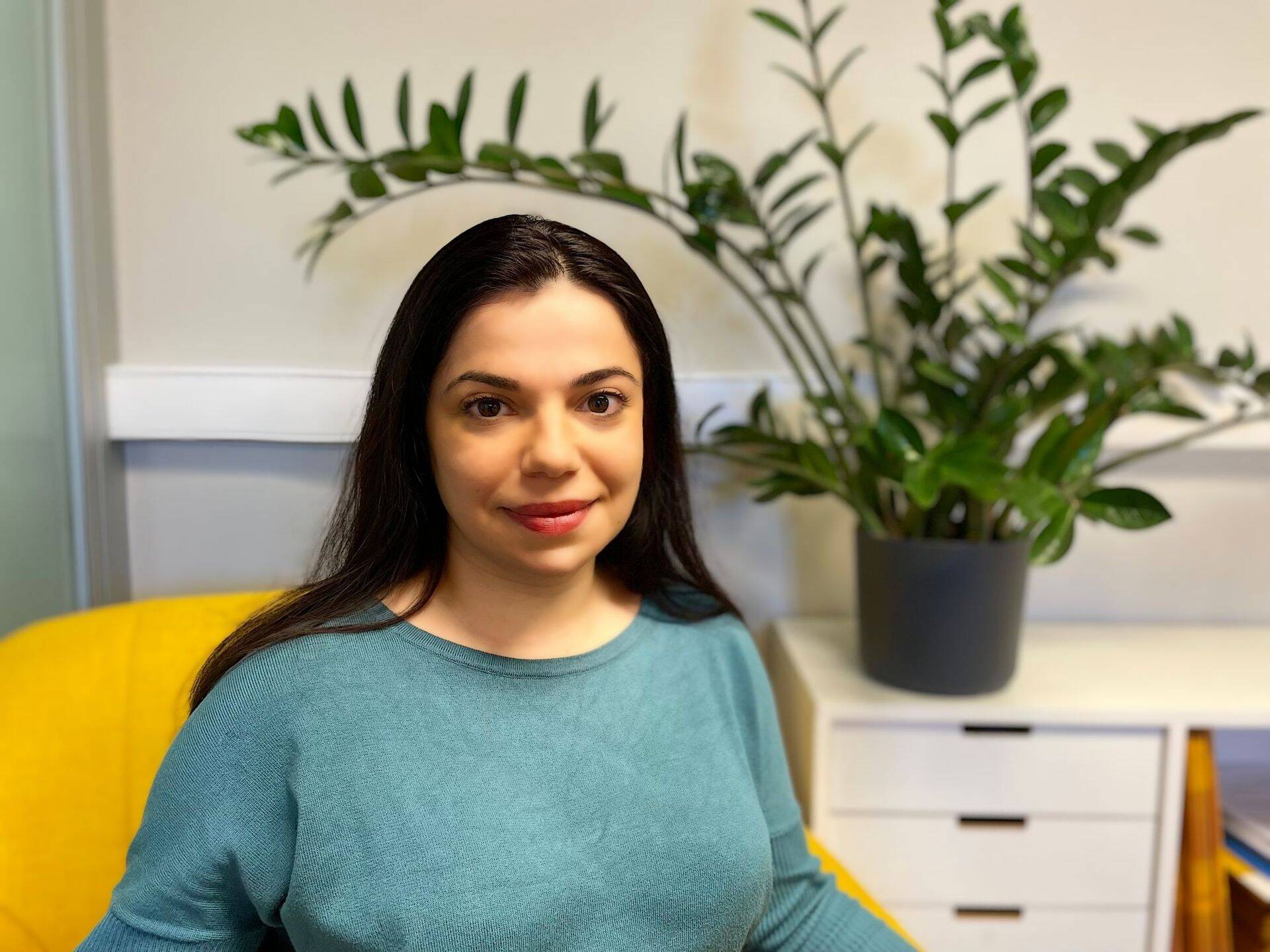 Mainori tarkvaraarenduse ja veebitehnoloogia erialajuht Inna Švartsman selgitas, et kuigi Cleveron on õppekava kaaslooja, ei ole üliõpilastel pärast õpingute lõppu kohustust jääda Cleveroni tööle.