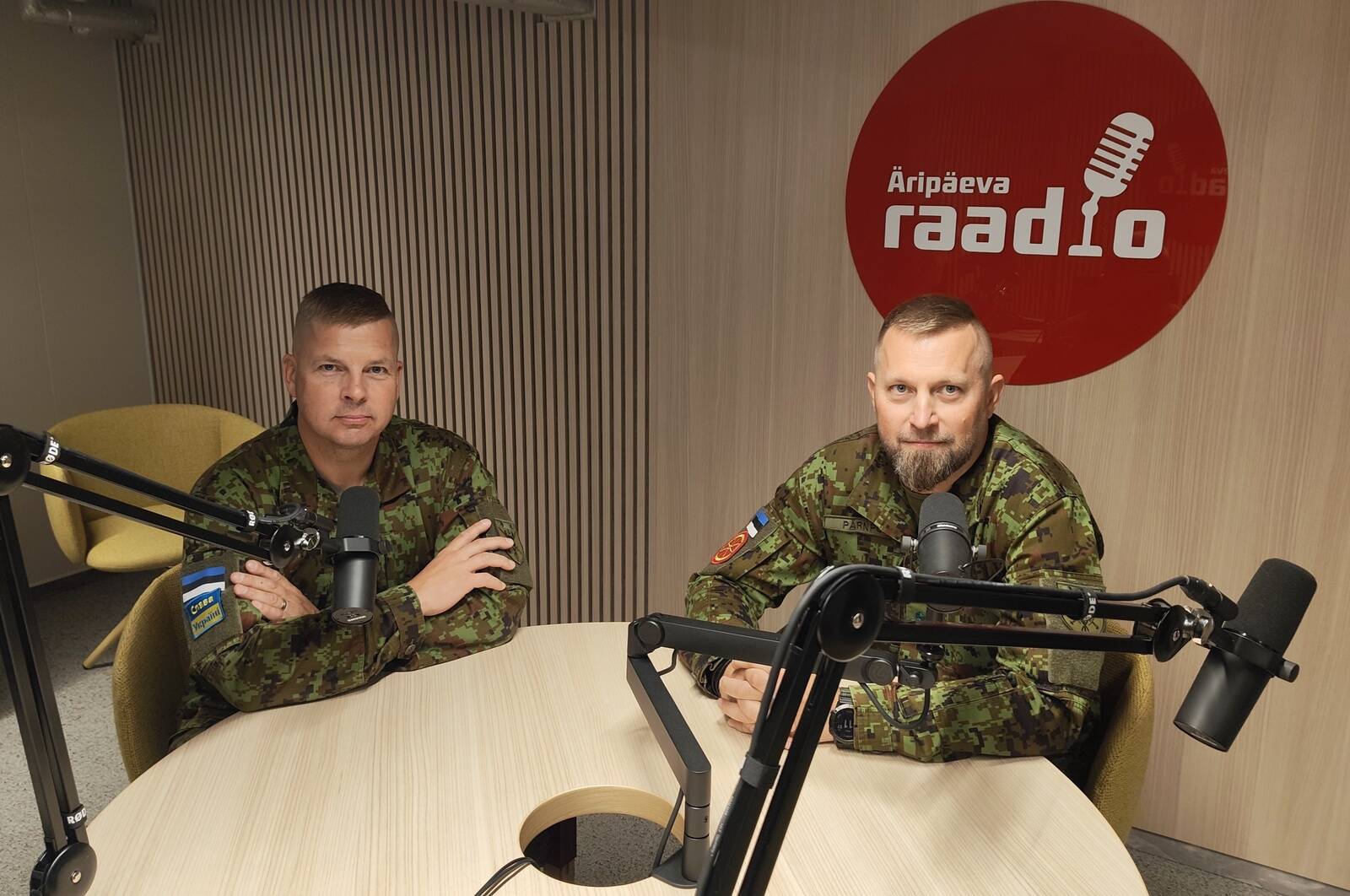 Kolonel Erki Soo (vasakul) ja major Toomas Pärnpuu paremal