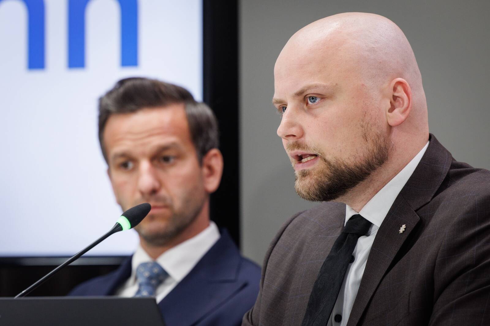 Партнеры по столичной коалиции сходятся в одном – все лучше, чем возвращение Центристской партии к власти.