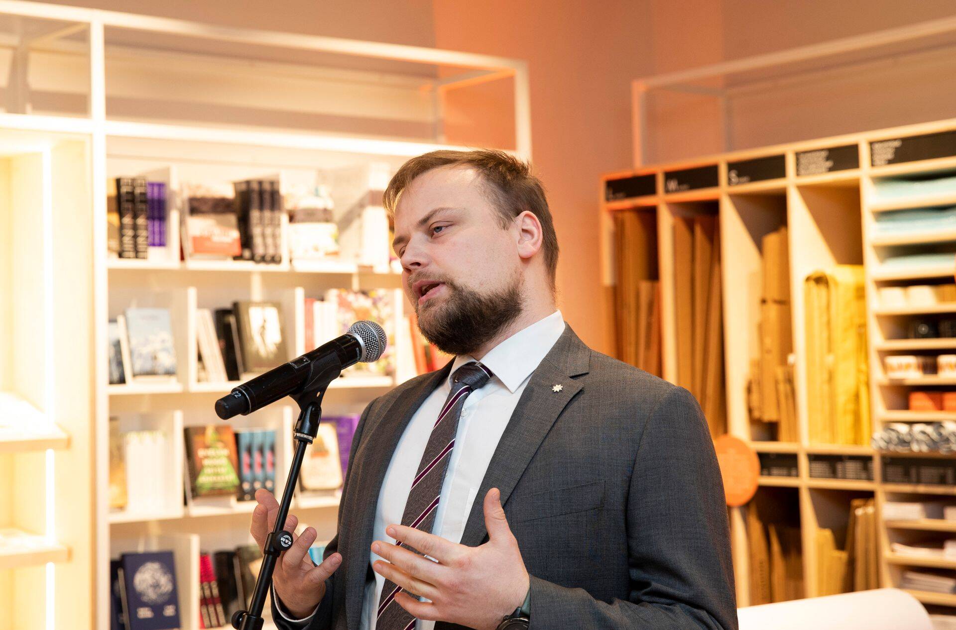 Me ei suudagi kaasa joosta suurte riikide toetustega, saame vaid loota paremate ärimudelite tulemise peale, ütleb ettevõtlusminister Kristjan Järvan.