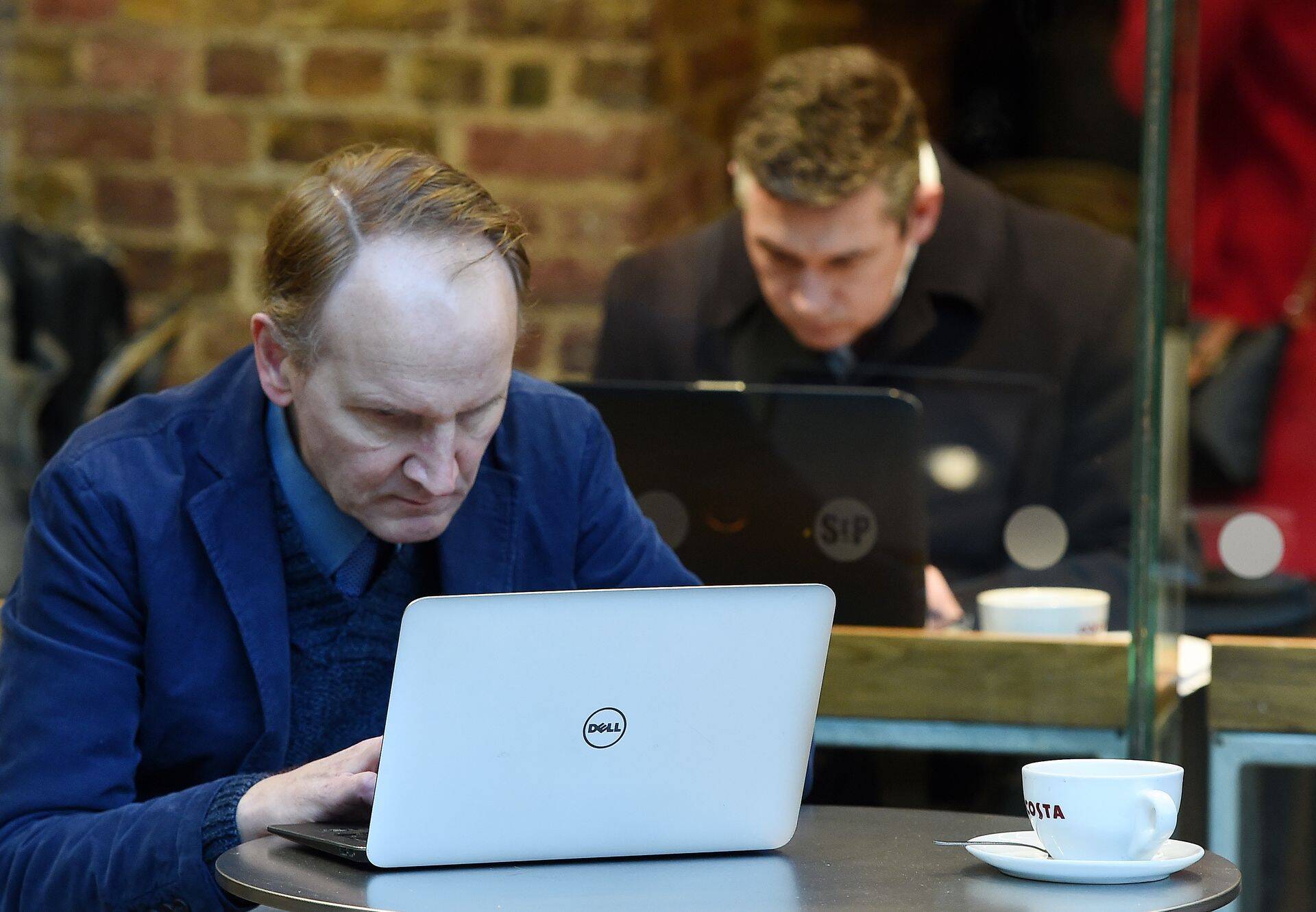 Interneti kaudu välisriigist tehingute tegemisel kaovad piirangud.