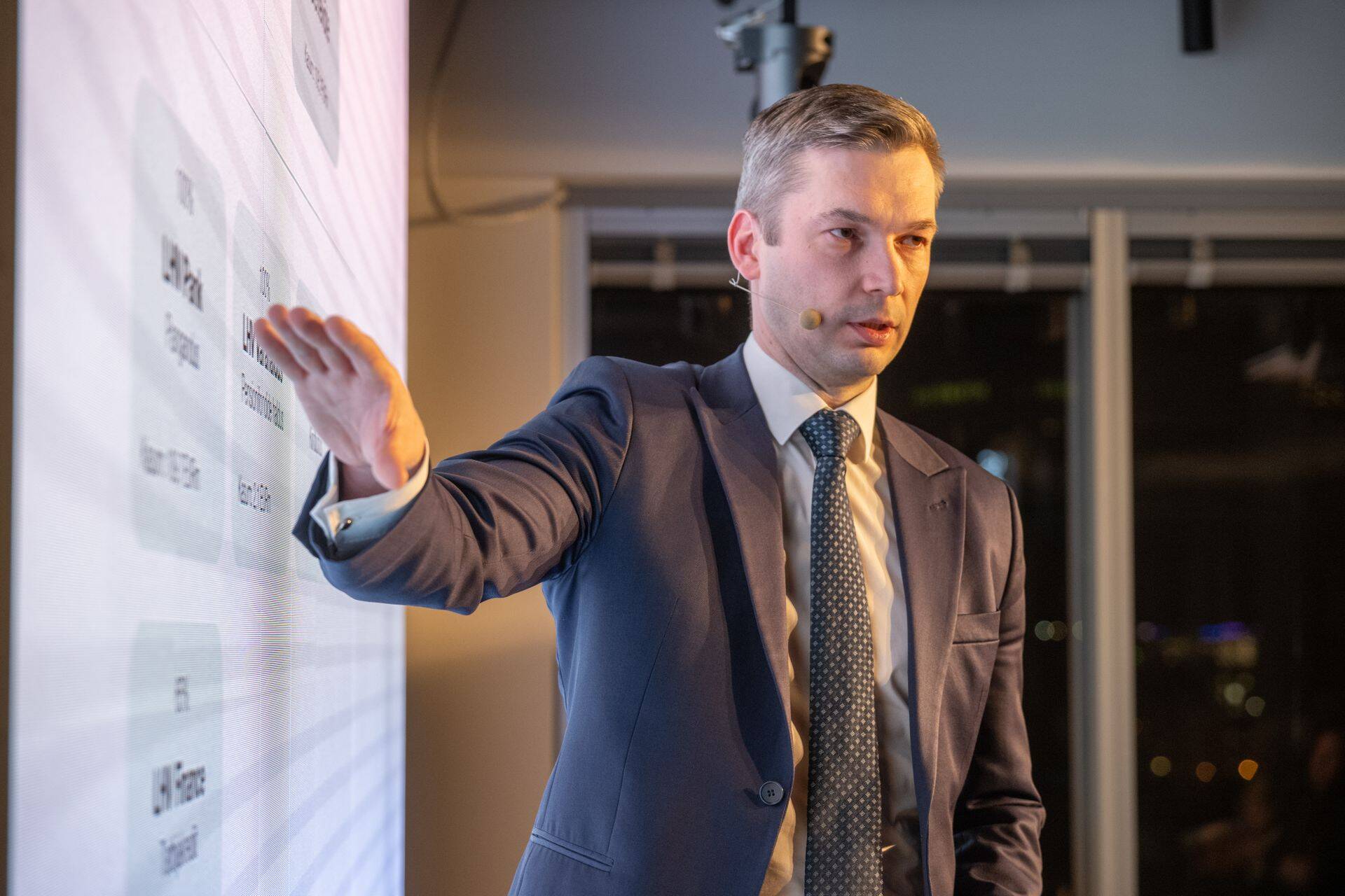 LHV juht Madis Toomsalu rõhutas kuulama tulnud ligi sajale investeerimisklubilisele, et olla endiselt edasi parima investorsuhetega börsifirma, on LHVs väga tähtis.
