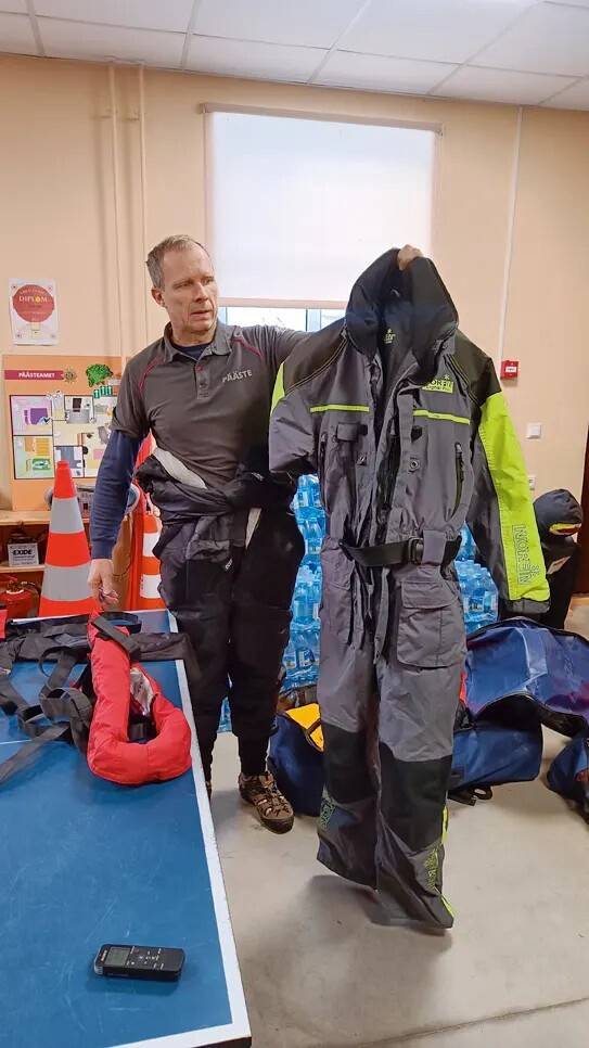 Ujuvriietus – sinu odavaim elukindlustus esimesel jääl!