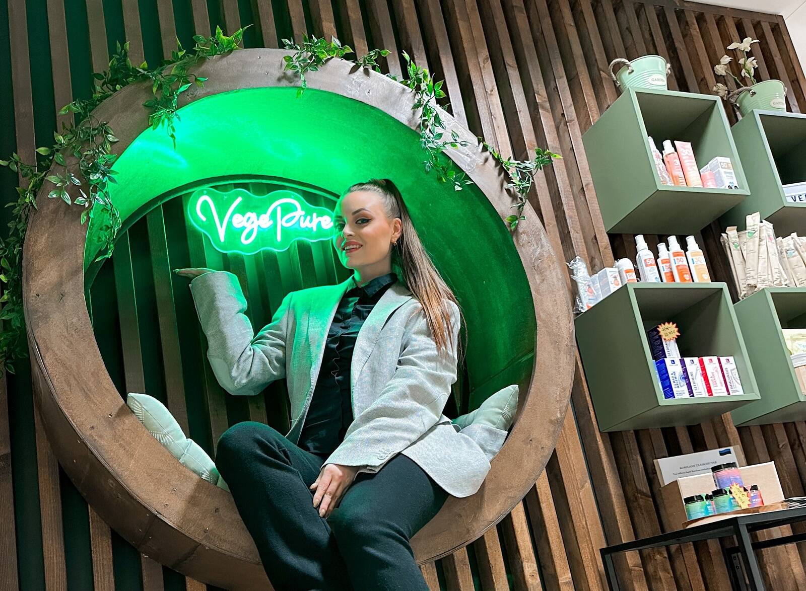Ettevõtja Signe Õunapuu VegePure stuudio viimase uuendusega - instagram spot.
