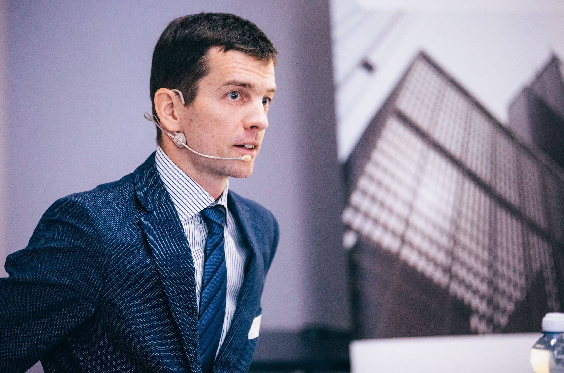 Bauroc AS-i juhatuse esimees Ivar sikk toob esile, et tsemendi ja lubja tootmine väljaspool Euroopa Liitu on olnud CO2 komponendi puudumisel oluliselt soodsam.