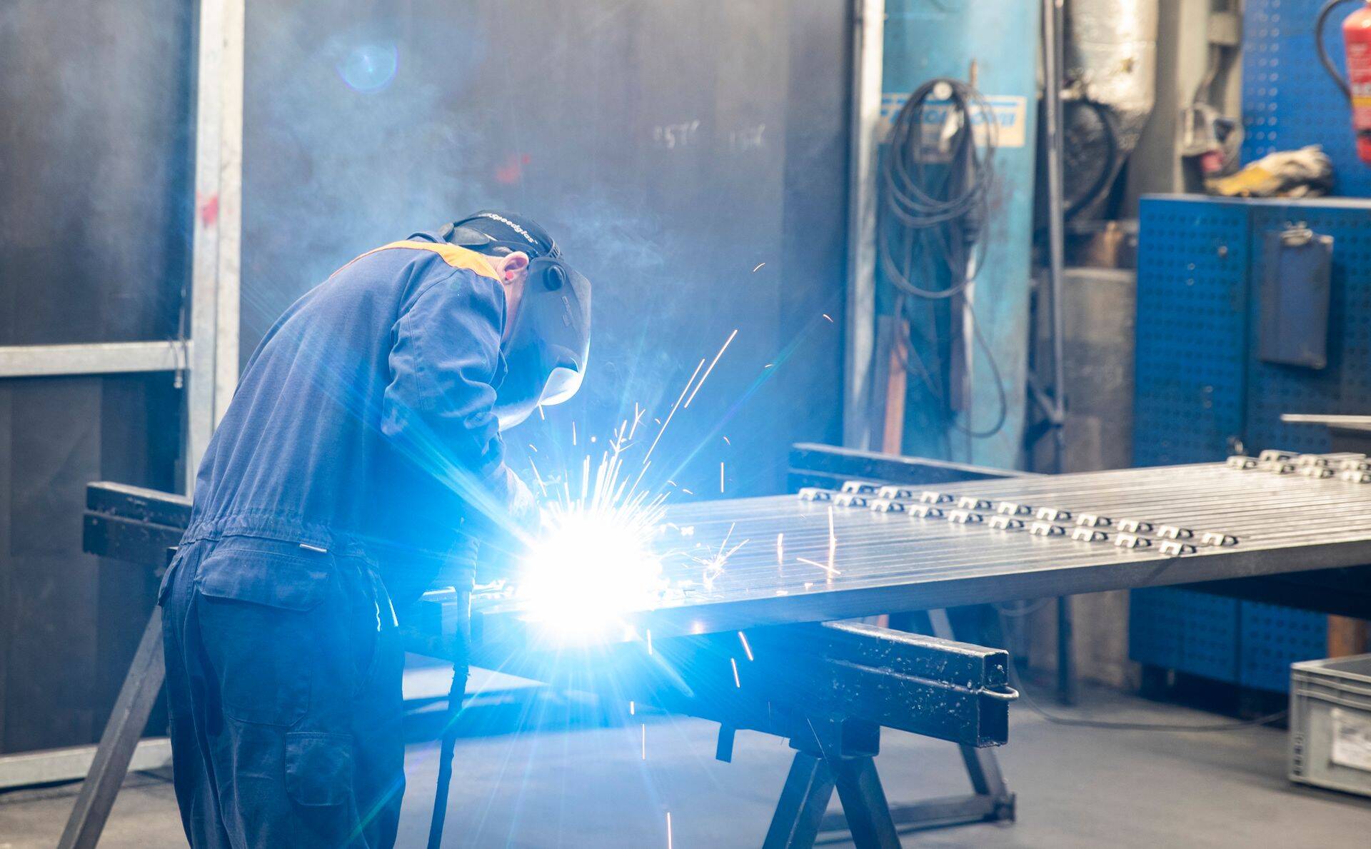 Язык обучения ограничивает выбор специальности и определяет позицию на рынке труда. Что и как быстро произойдет, когда не останется выбора языка обучения, пока можно только предполагать.