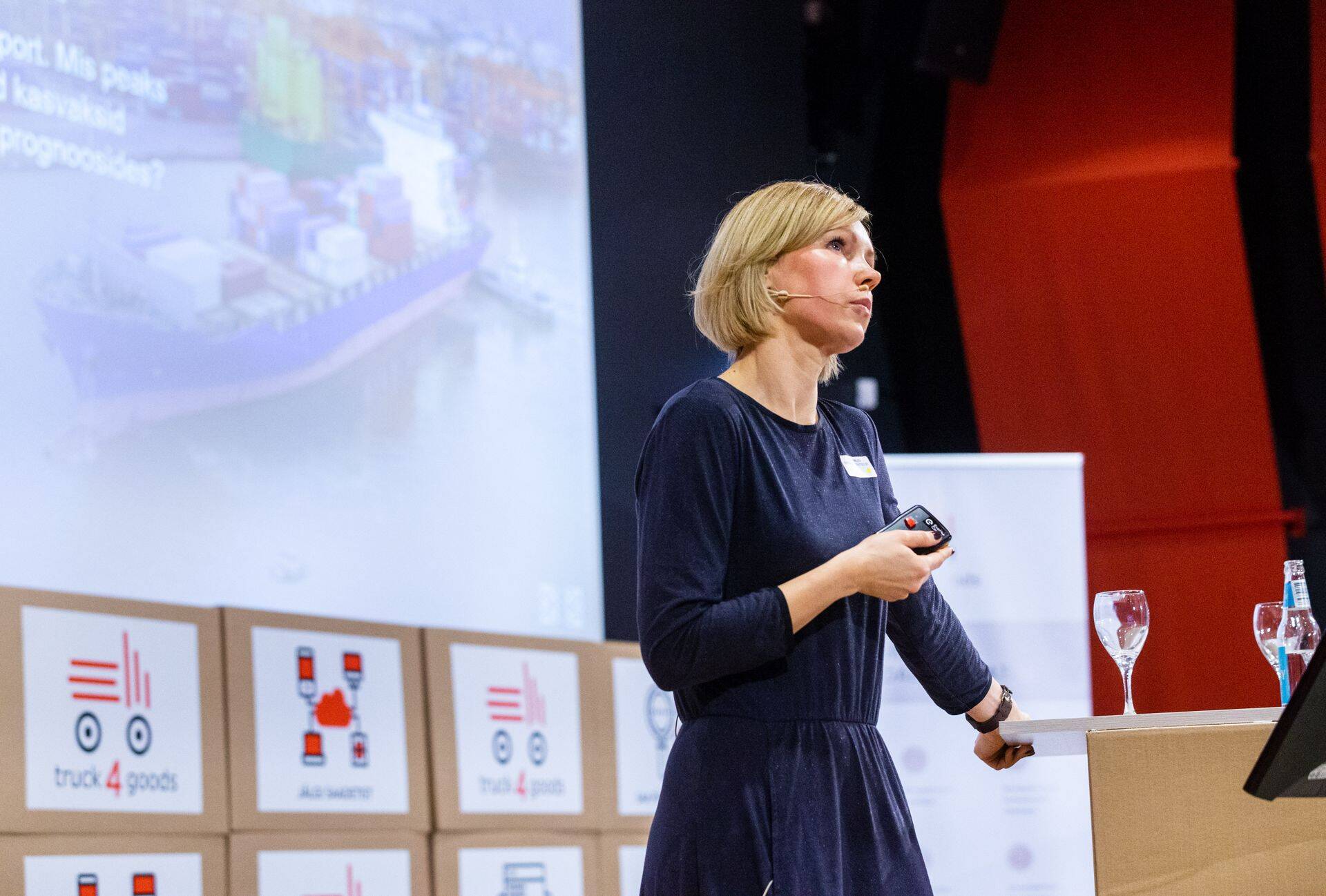 Arenguseire Keskuse juhataja Tea Danilovi sõnul näitavad keskuse kogutud andmed, et tulevikus ei pruugi kogutavast sotsiaalmaksust piisata pensionite, meditsiini ja muude sotsiaalkaitsega seotud kulude katmiseks.