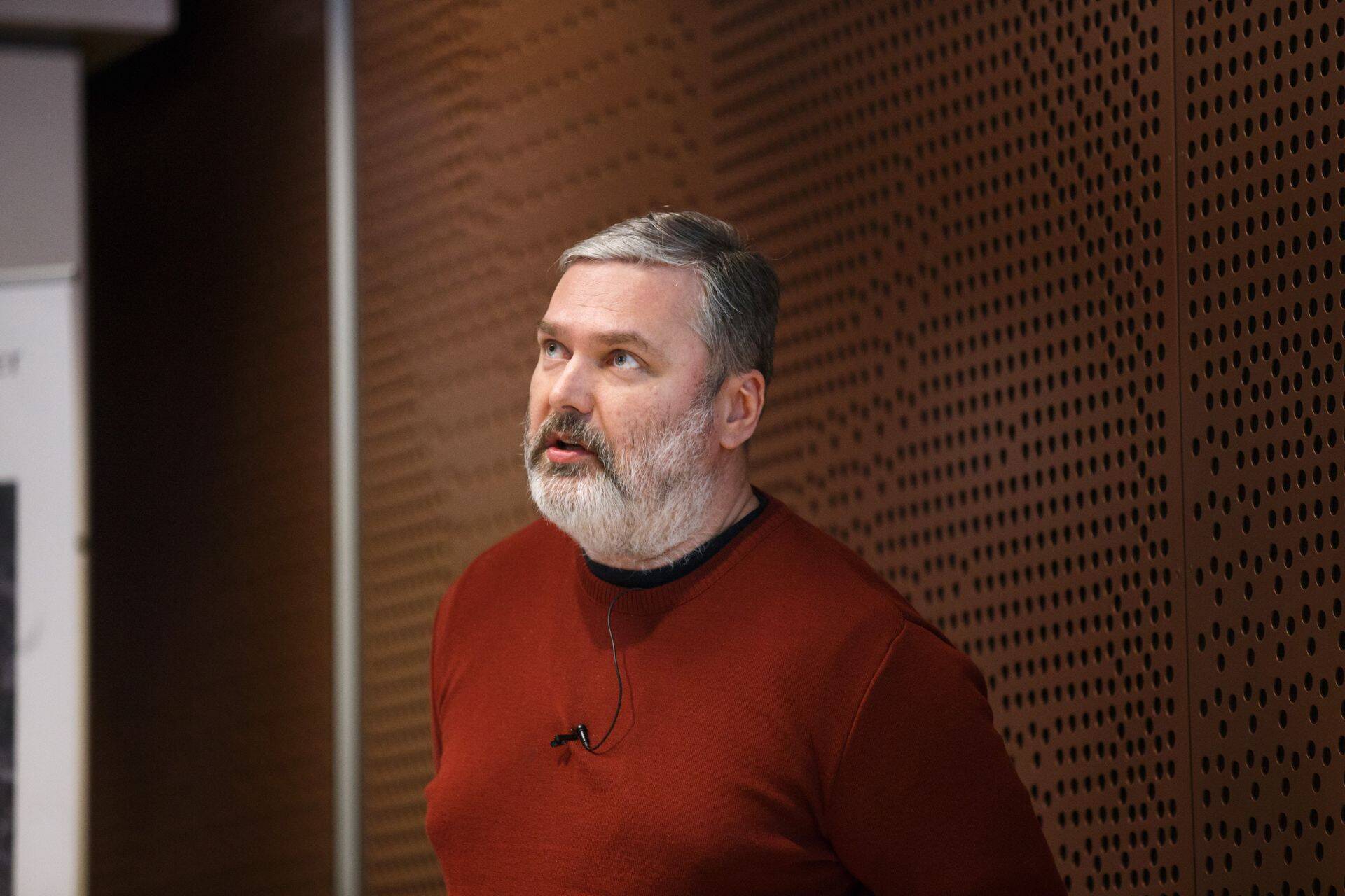 Maksumaksjate liidu juhatuse liikme ja rahandusministri Martin Helme nõuniku Lasse Lehise sõnul on rahandusministeerium renditööjõu maksustamise küsimuses aruteludesse takerdunud.