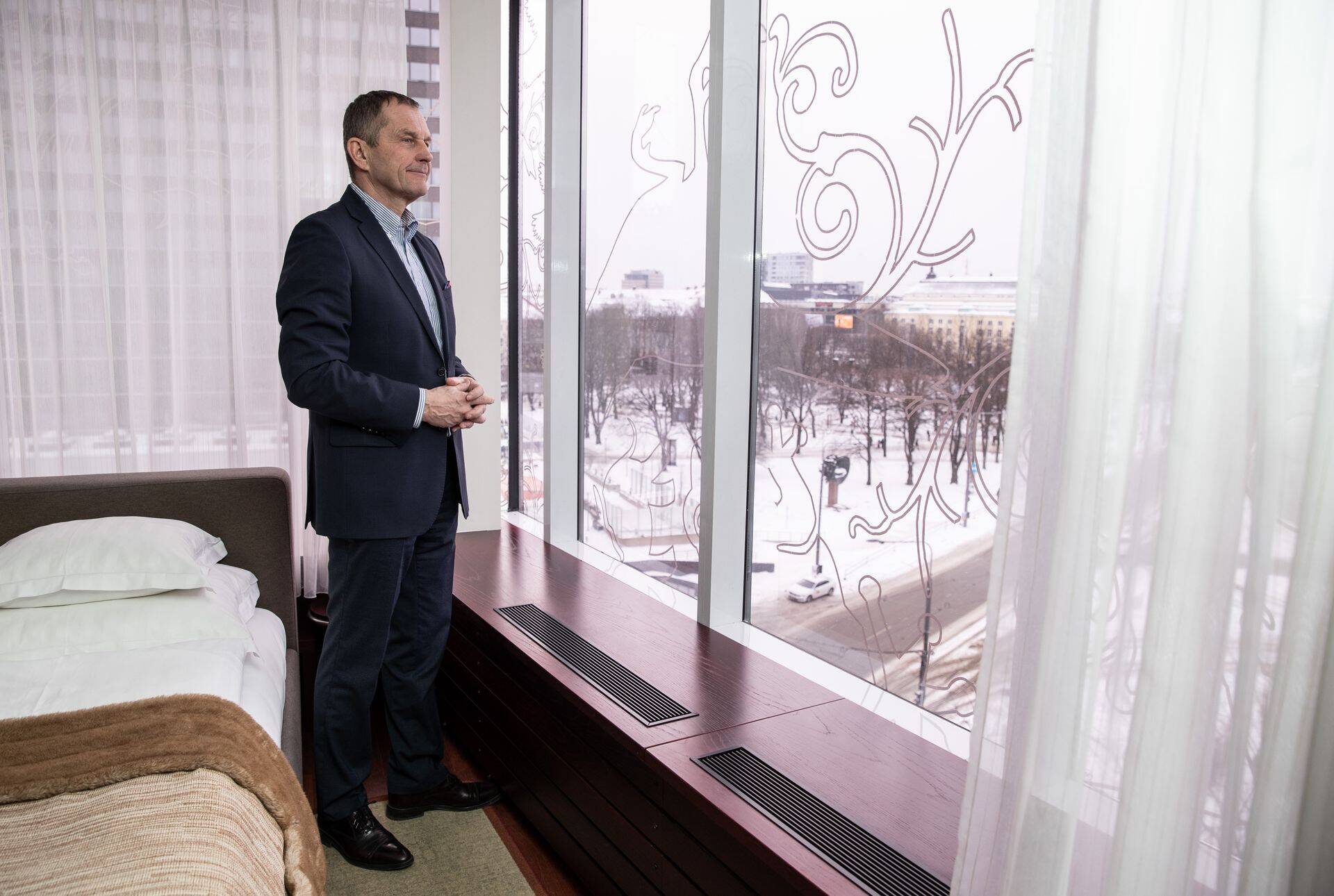 Nordic Hotelsi tegevdirektor Feliks Mägus on seisukohal, et hotell on diskreetne asutus, kust ei peaks info välja minema. Nüüd saaks kogu info politsei kätte andmine kohutuseks, mis tuleb neil endal ka kinni maksta.