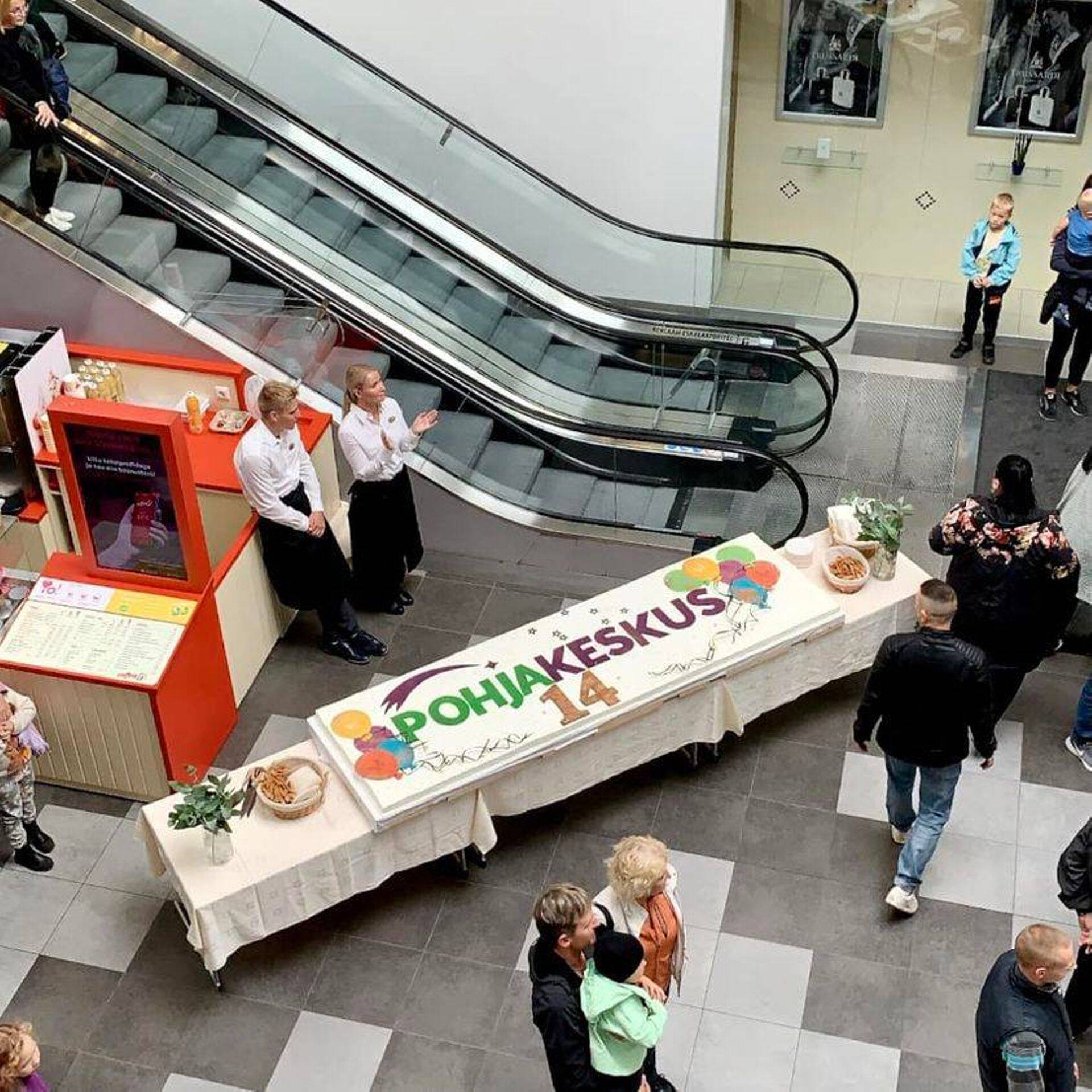Laupäeval tähistati Põhjakeskuse sünnipäeva - pakuti torti ja esinesid Alika Milova ja Tanel Padar.