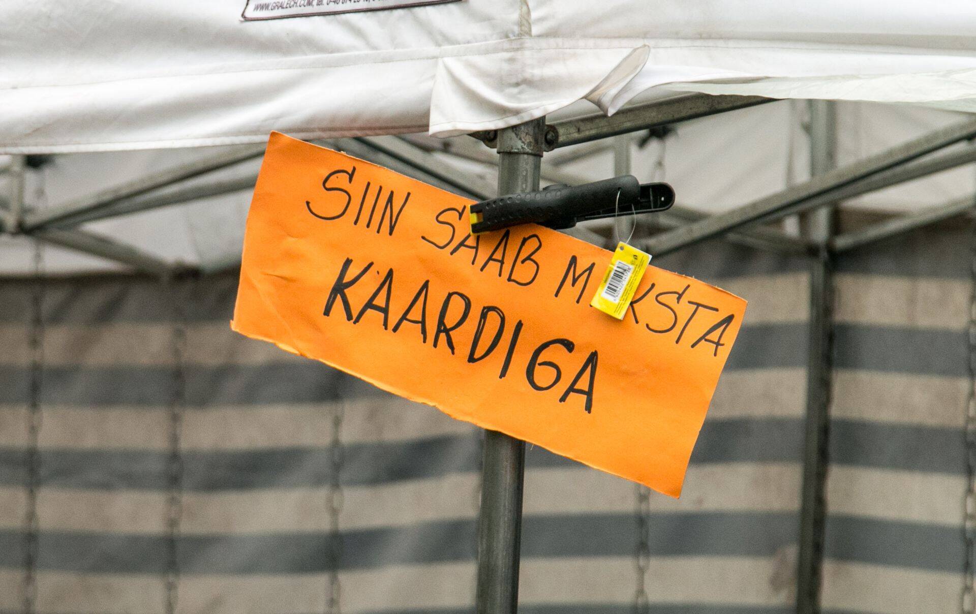 E-poes läheb kaardimakse rangemaks