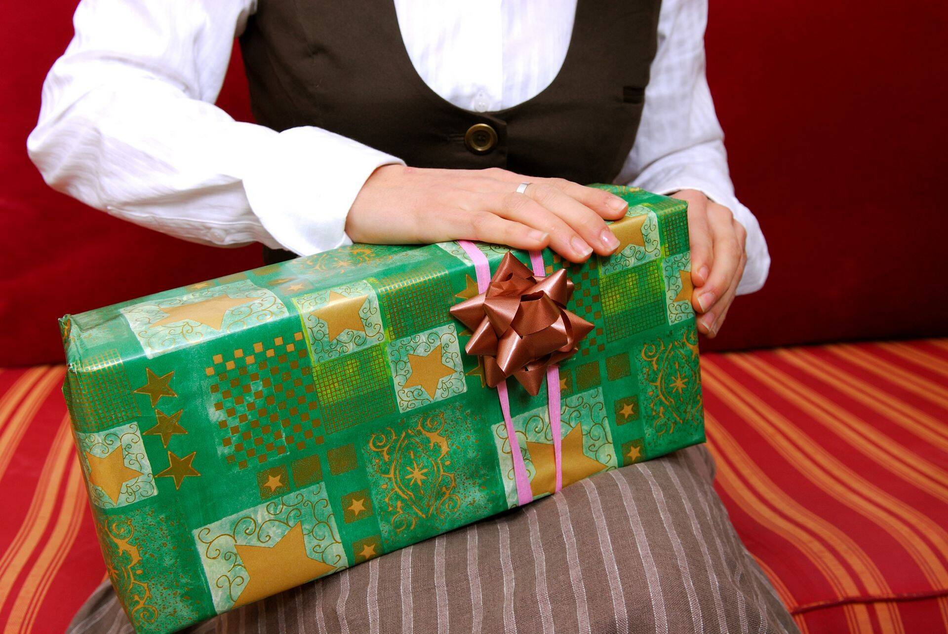 Eesti Arstiteadusüliõpilaste Selts pakub tervisekingituste projekti raames ettevõtetele ja organisatsioonidele võimalust korraldada oma kollektiivis tervist edendavaid ning kahjulikke harjumusi vähendavaid ettevõtmisi.