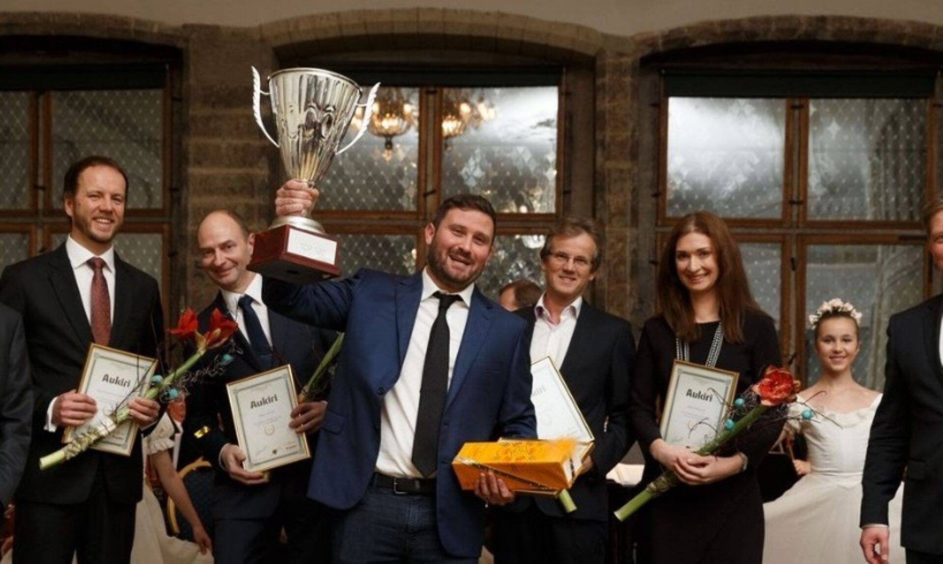 TOP100 parimad said autasud 25.11 toimunud TOP100 ballil.