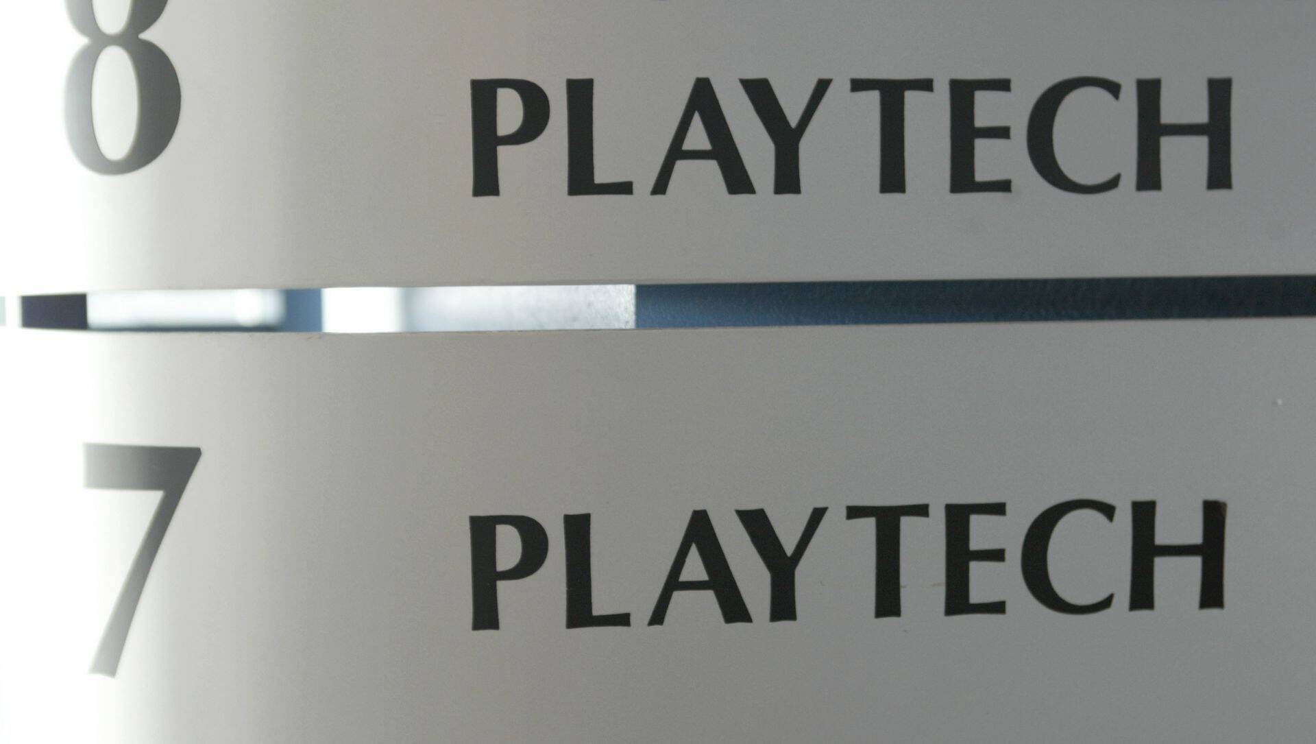 Internetikasiinodele tarkvara loova Playtechi aktsia on täna Londonis kõvasti kukkunud.