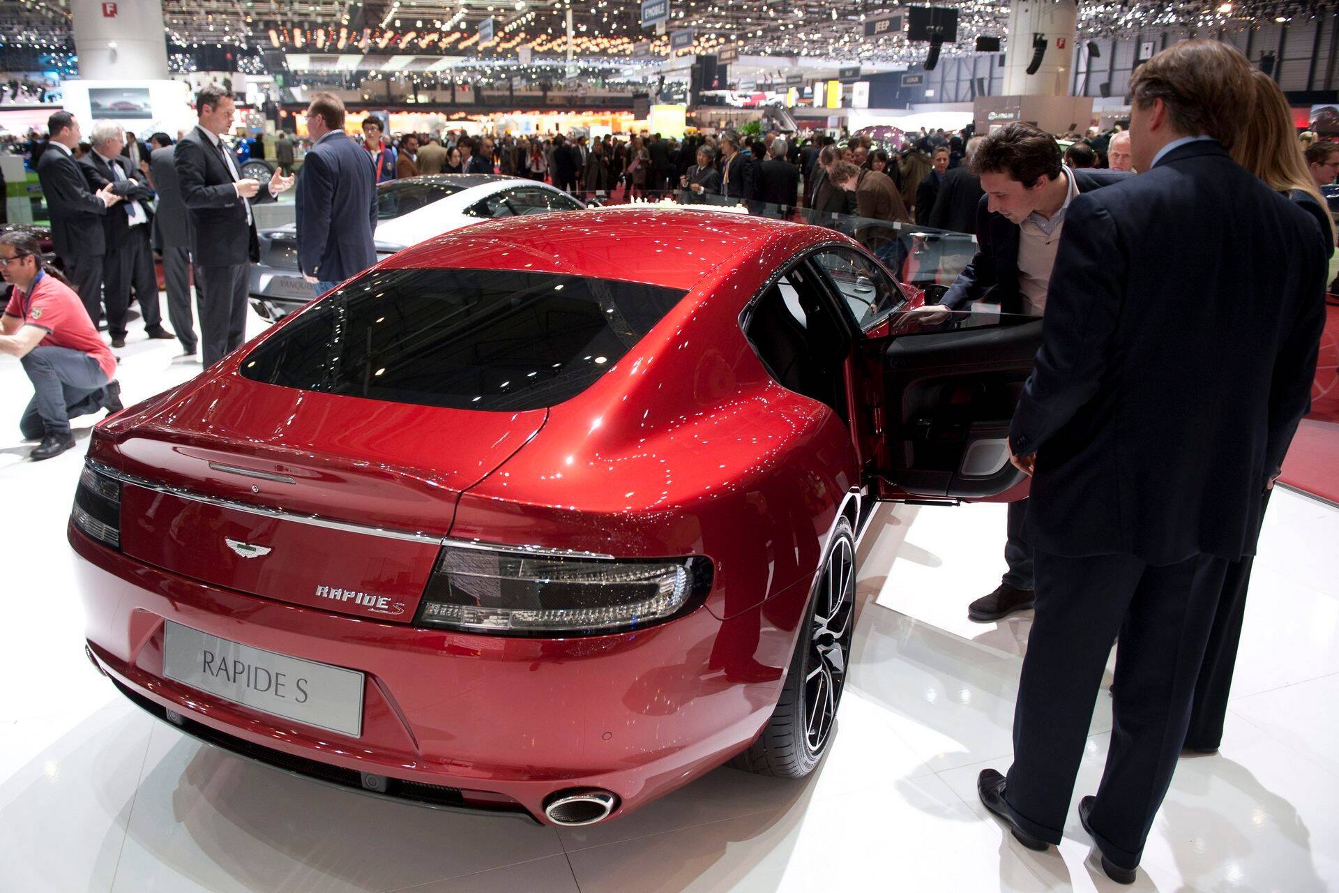 Aston Martin Genfi autonäitusel.
