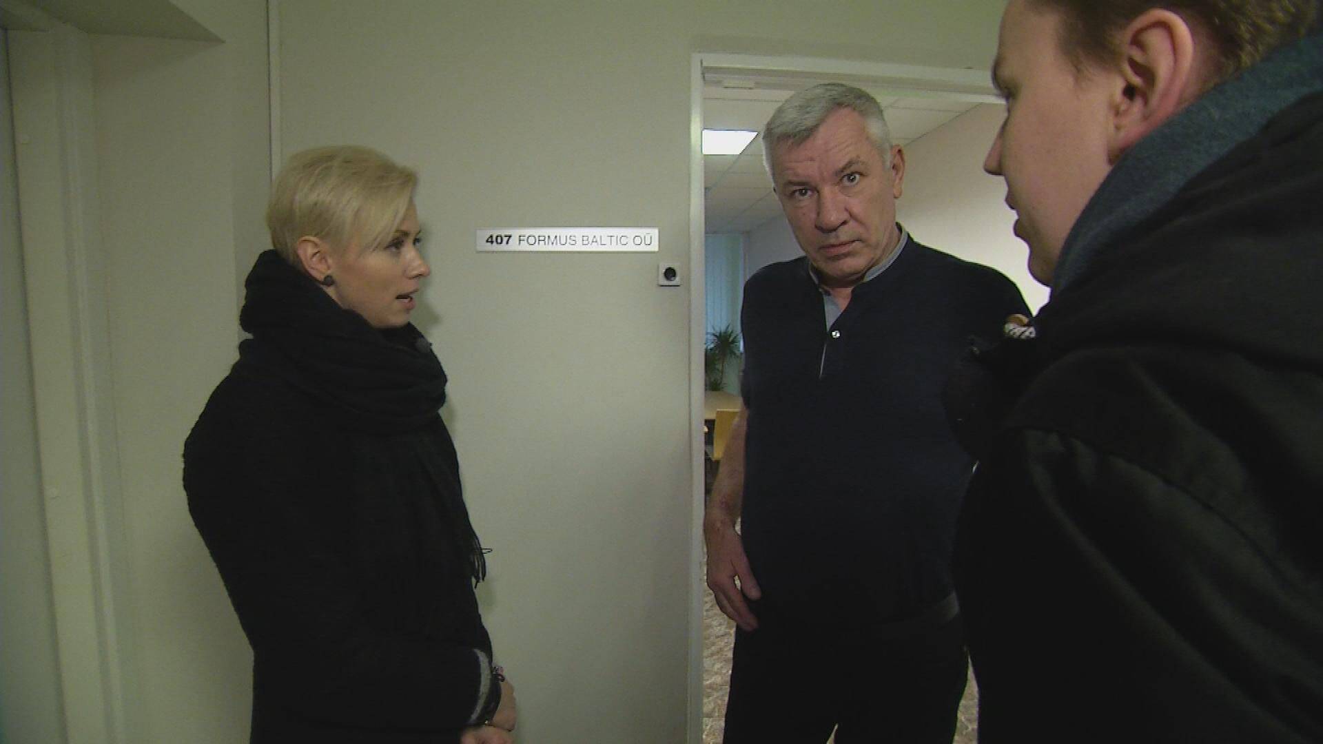 Rahapesu kahtlusega Formus Baltic OÜ üks omanik Vladimir Griškov väidab, et jättis Postimehe ajakirjanikele vastamata, kuna nad ei pöördnud tema poole vene keeles. "Radari" uuriva ajakirjaniku Eeva Esse sõnul polnud näost-näkku kohtumisel tõepoolest vene keelt kõnelevat ajakirjanikku kaasas, kuid Griškovile saadeti Esse sõnul venekeelsed küsimused pärast pildil toimunud kohtumist ja temaga kontakteerus ka vene keelt kõnelev ajakirjanik.