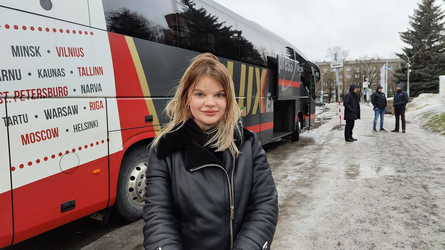 Полина едет из Петербурга в гости в Ригу.