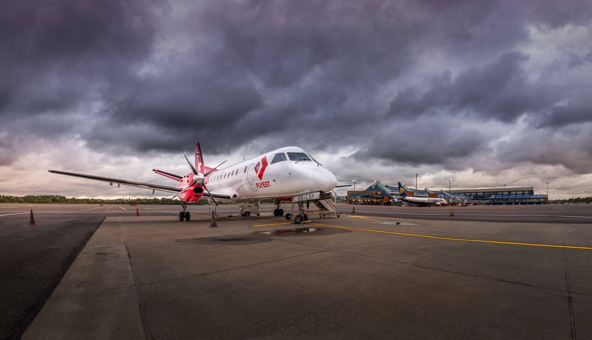 Airest pakub saartevaheliste lennuliinide teenindamiseks lennukeid SAAB 340.