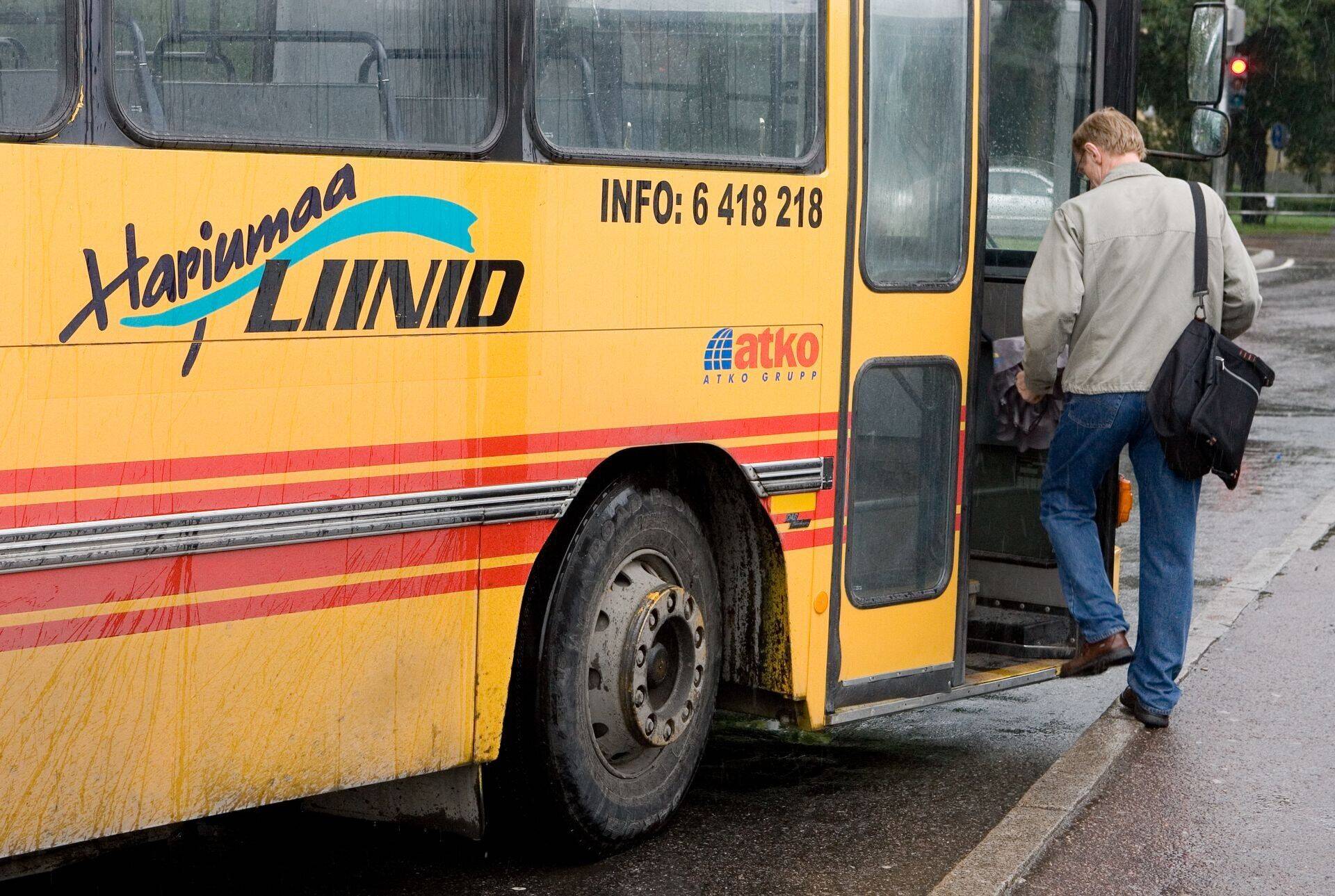 Автобус Atko на Балтийском вокзале