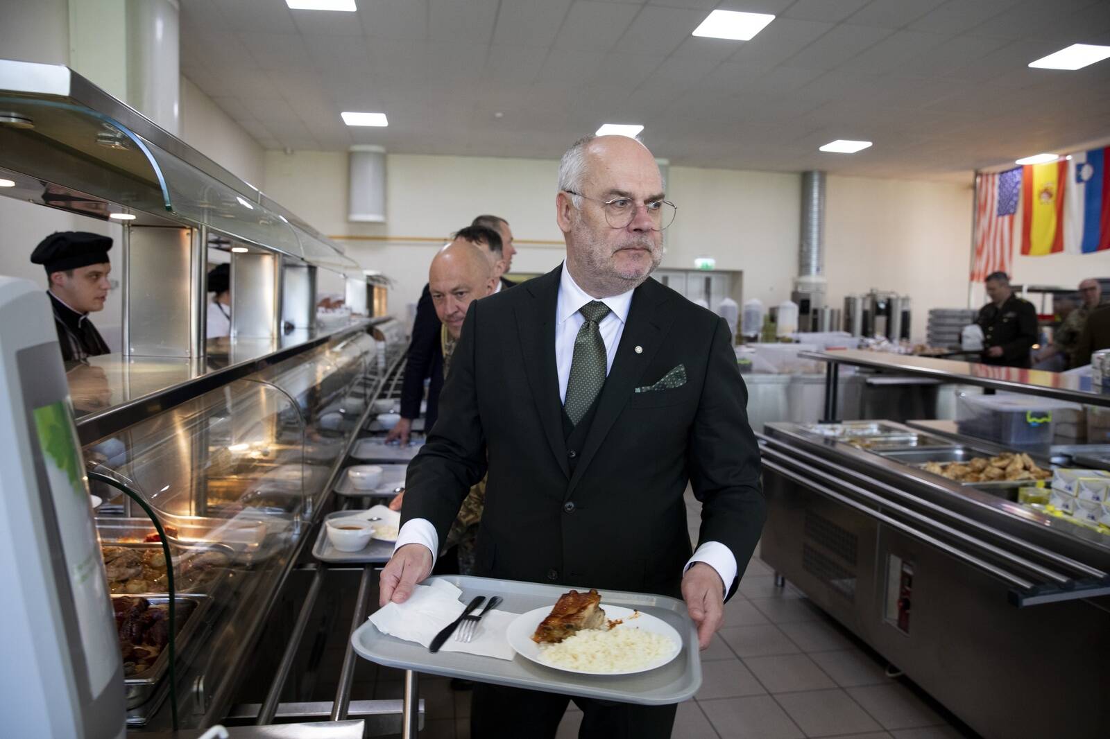 Президент Алар Карис.