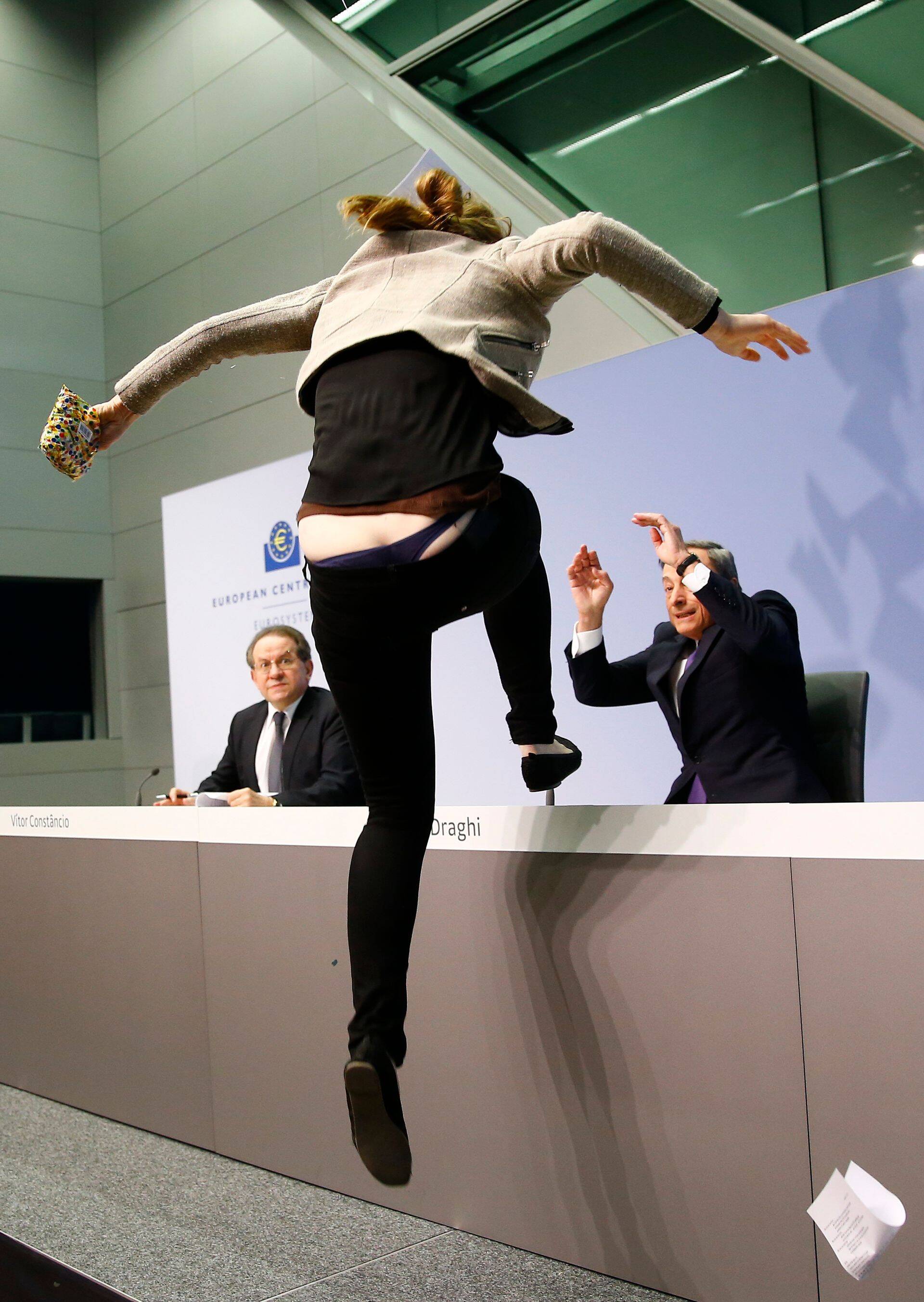 Intsident Euroopa Keskpanga pressikonverentsil.