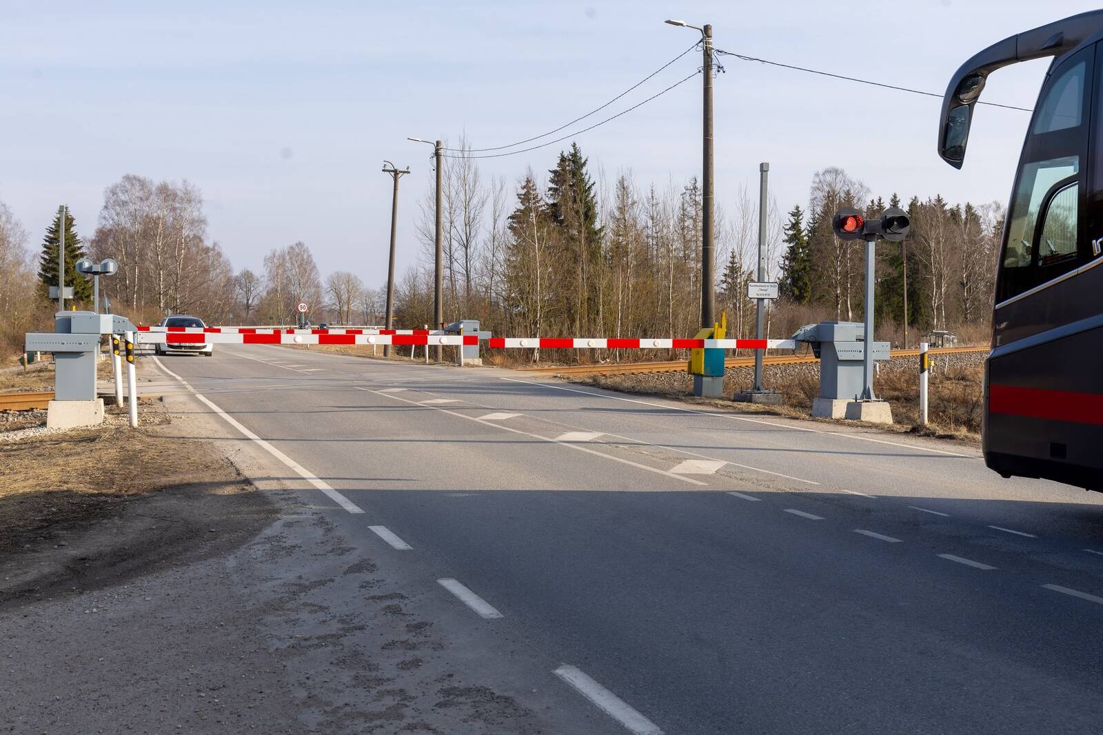 Tiksoja ülesõit sai esimesena neli tõkkepuud.