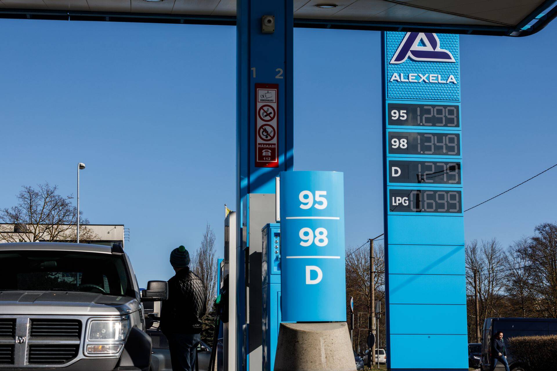 Alexela tankla Mustamäe teel Tallinnas.