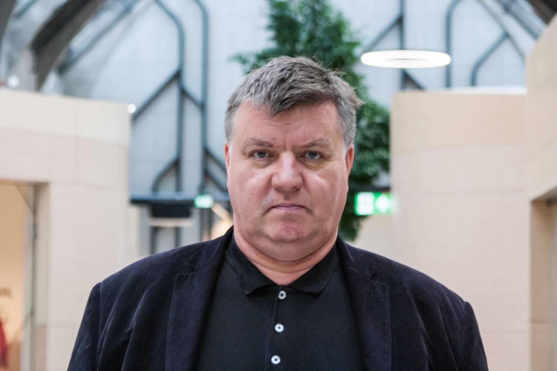 Esimeses "Teabevara tunni" saates tuli muu hulgas juttu lao märgistamisest, uuenduslikest lahendustest ja sellest, kuidas aitavad robotid laotööd ohutumaks teha. Külas oli Willenbrock Baltic OÜ ohutustoodete projektijuht Fred Märtsoo.
