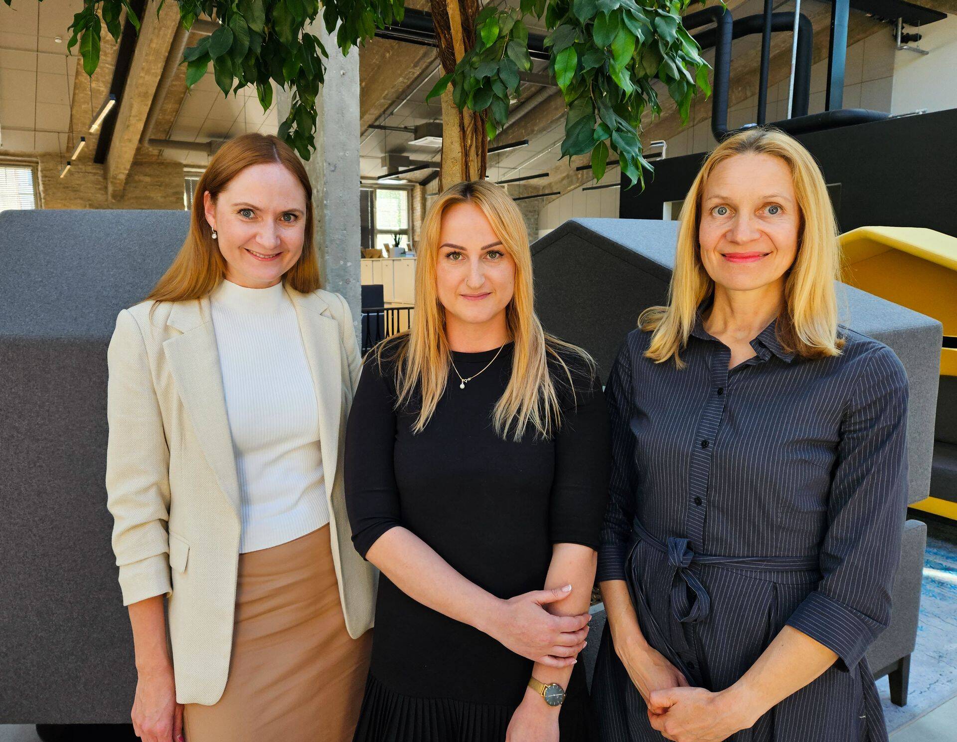 TV3 Grupp Eesti tegevjuht Signe Suur, saatejuht Keit Ausner ja JCDecaux tegevjuht Kristiina Sepp.