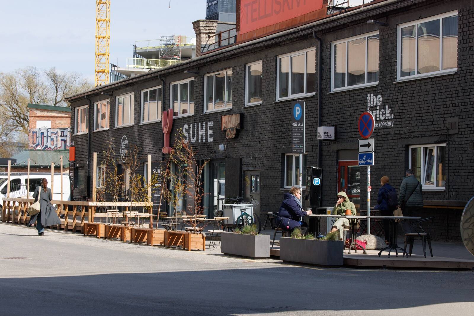 Для бара Suhe нового помещения пока не нашлось.