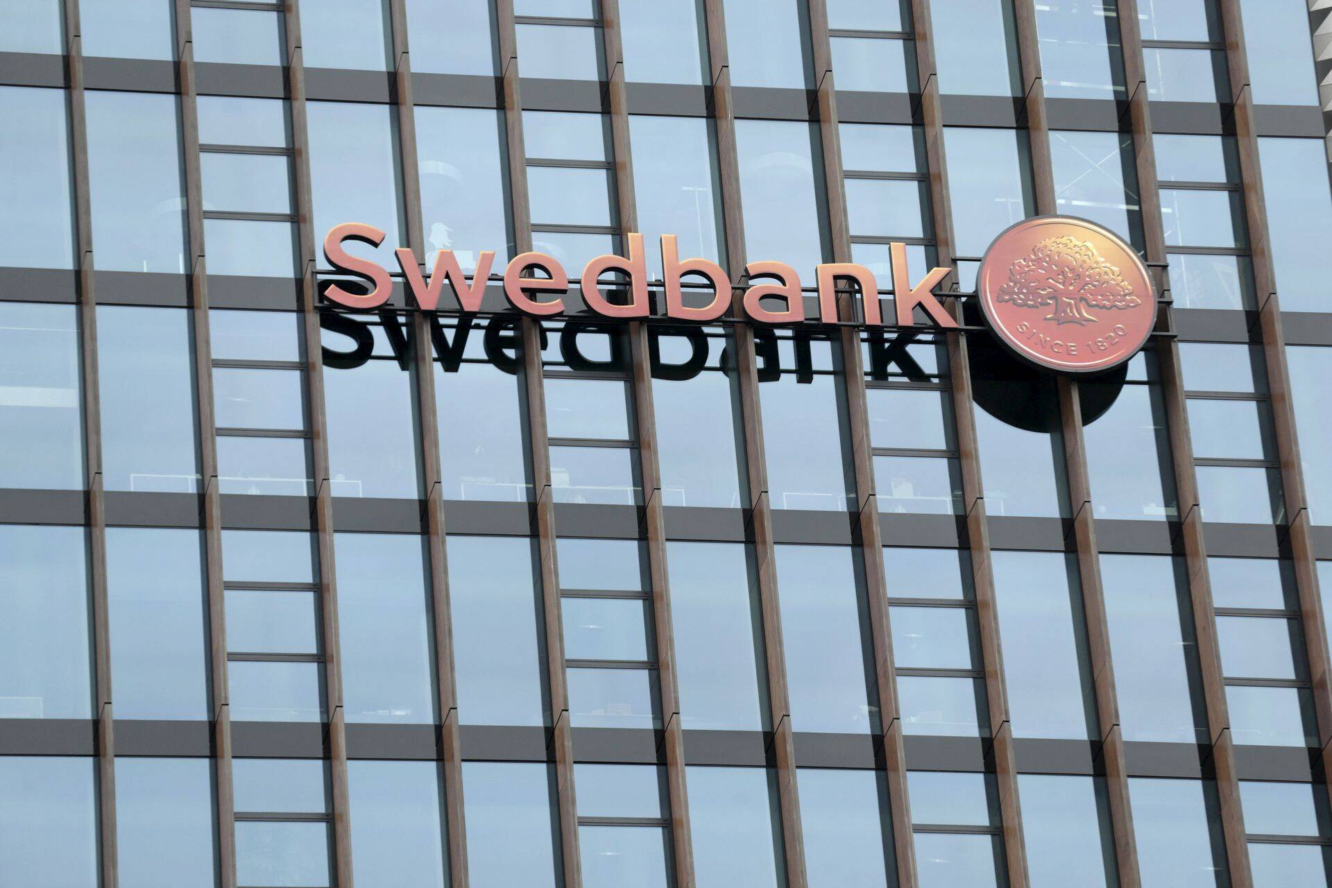 Swedbanki nõukogu on seni seisnud juhtkonna taga, kuid suuraktsionäride pahameel kasvab