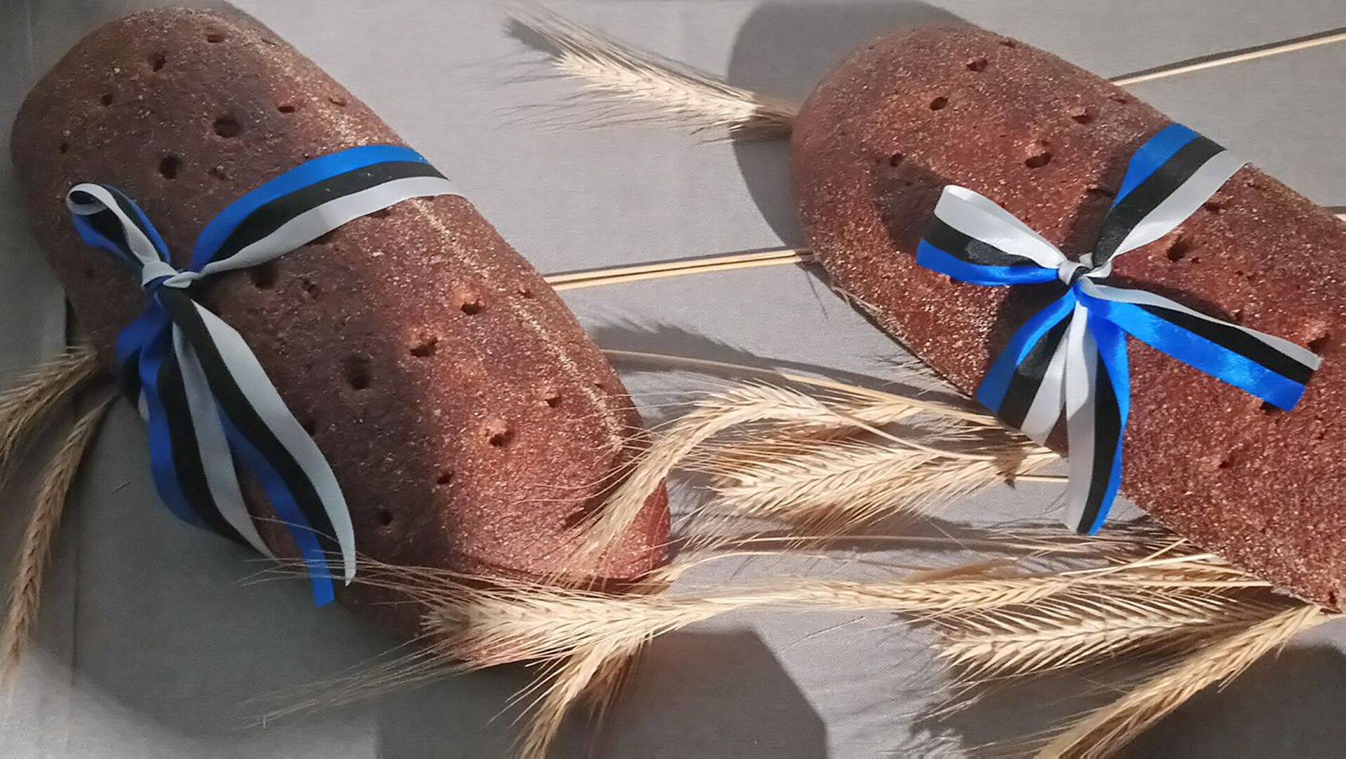 Rukkileib on EV100 peolaua ehteks nii presidendi vastuvõtul kui Eestimaa kodudes