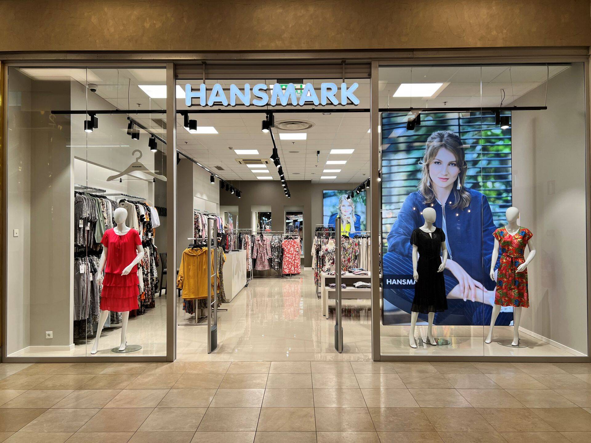Hansmark avas Tartu Kaubamajas esinduspoe