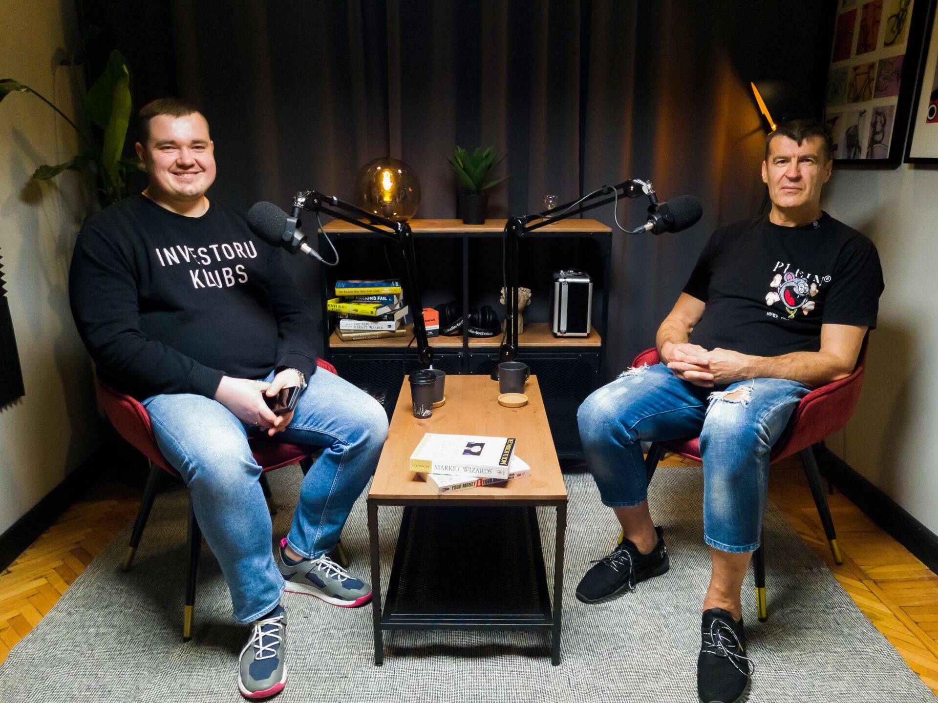 Investoru Kluba izpilddirektors Kaspars Peisenieks (pa kreisi) un Hermanis Juzefovičs (pa labi)