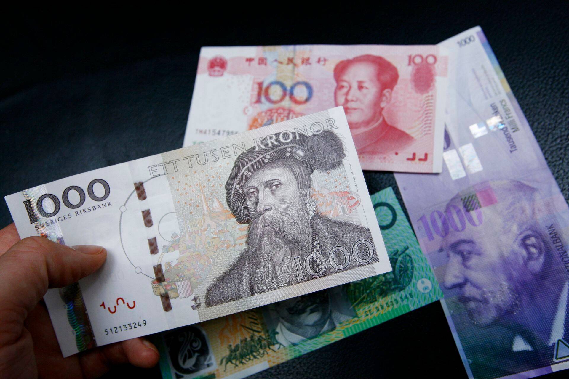 Rootsi kroon, Austraalia dollar, Shveitsi frank ja Hiina jüaan.