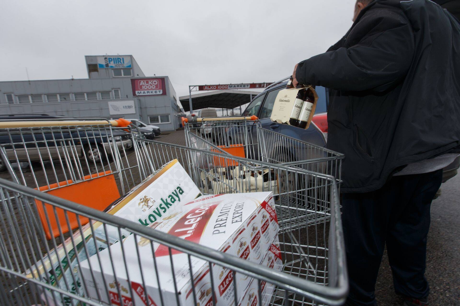Alkoholipood Läti piiril.