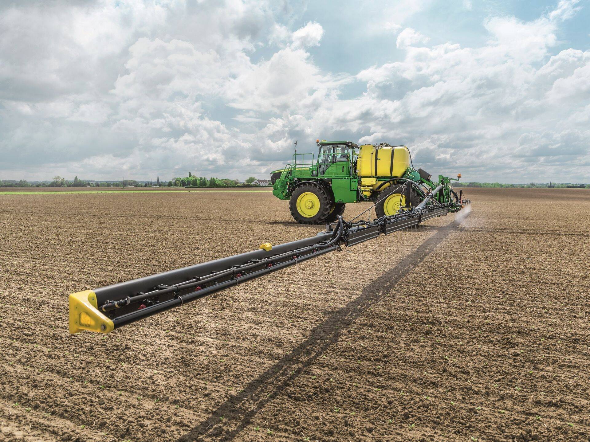 Iseliikuv taimekaitseprits John Deere R4050i