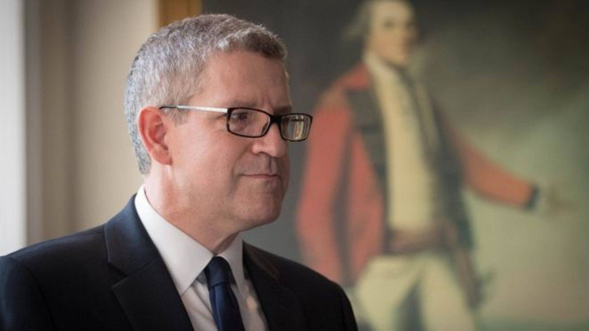 глава контрразведки МИ-5 Эндрю Паркер.